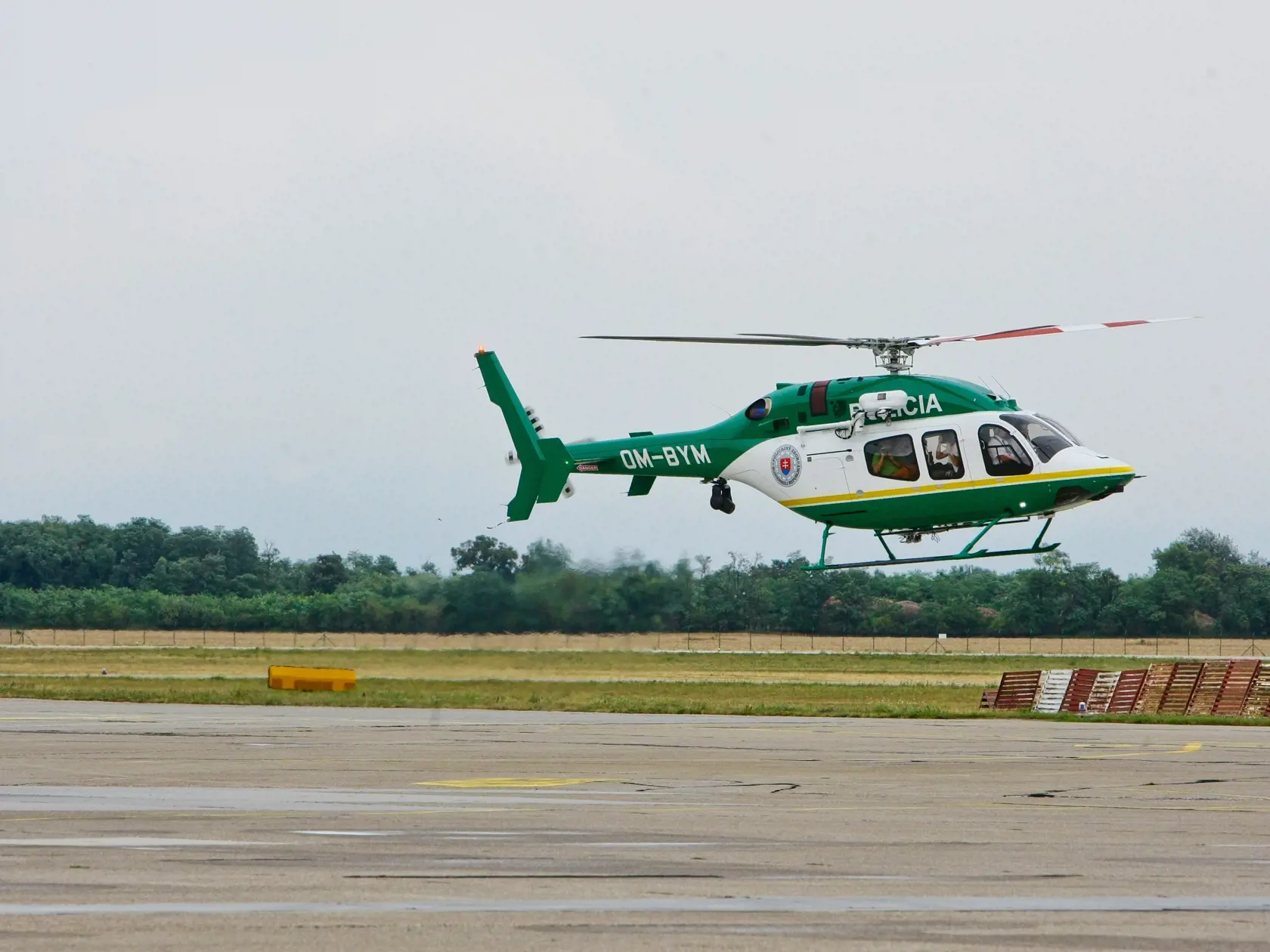Na snimke novy vrtulnik Policajneho zboru Slovenskej republiky typu Bell 429.