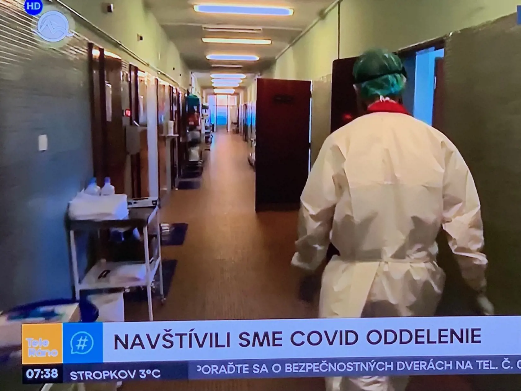 Gabriela Kajtárová navštívila lekárov na covidovom oddelení na bratislavských Kramároch. Na snímke lekár Peter Sabaka, ktorý sa o pacientov stará s obrovskou dávkou ľudskosti.