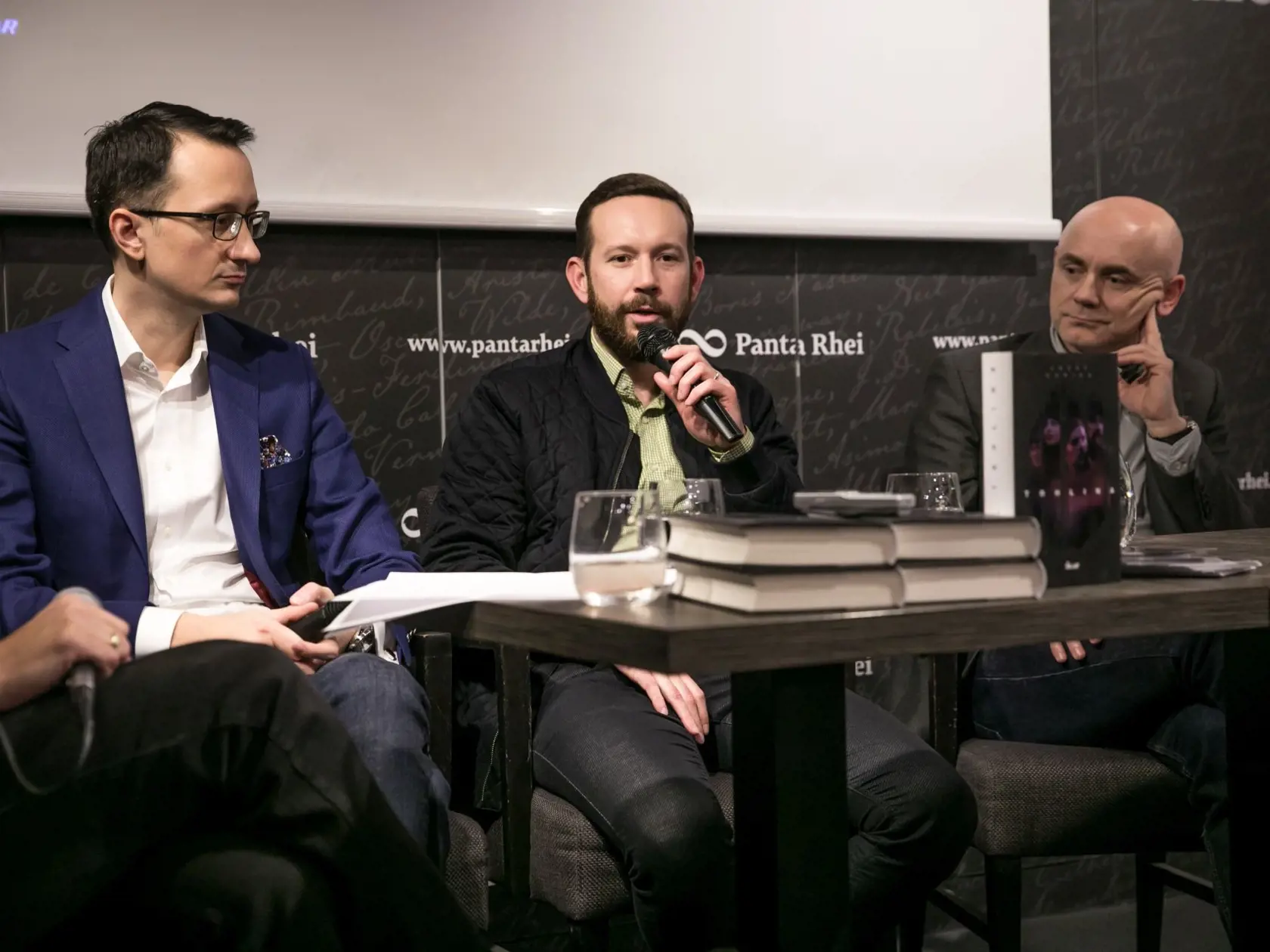 Spisovateľ Jozef Karika (40), autor kníh s mafiánskou tematikou či hororových príbehov, z ktorých doslova tuhne krv v žilách, sa už budúci rok v januári dočká filmového spracovania svojho knižného trháku Trhlina.
