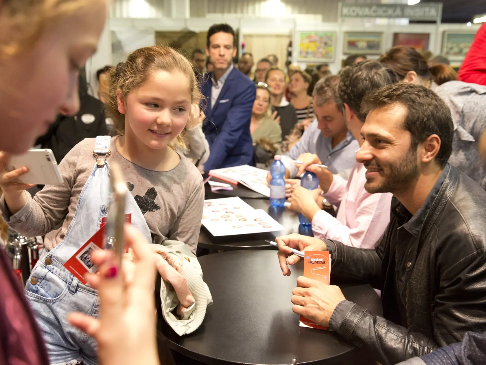 BIBLIOTEKA 2018, podpisová akcia k televíznemu seriálu Oteckovia