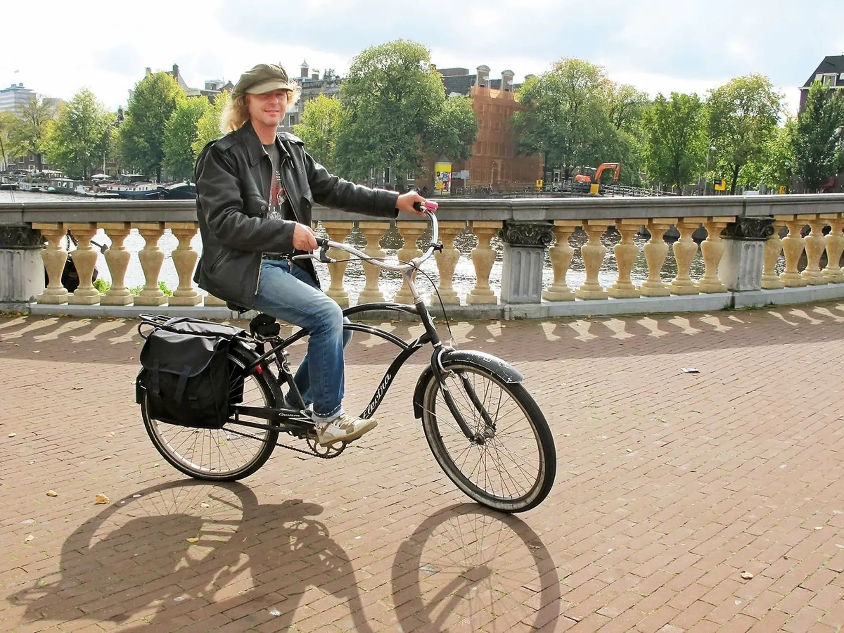 Na potulkách svetom navštívil aj Amsterdam.