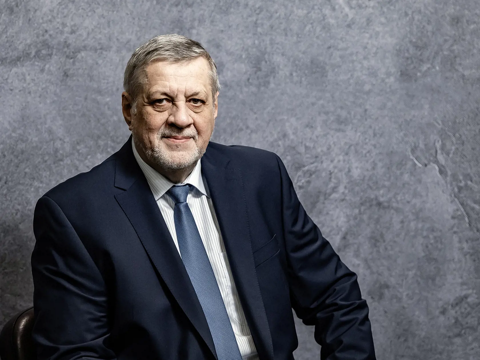 Ján Kubiš tvrdí: Hlavnou úlohou prezidenta nie je súperiť s vládou alebo byť jej protiváhou. Prezident má spolupracovať s vládou i s parlamentom.