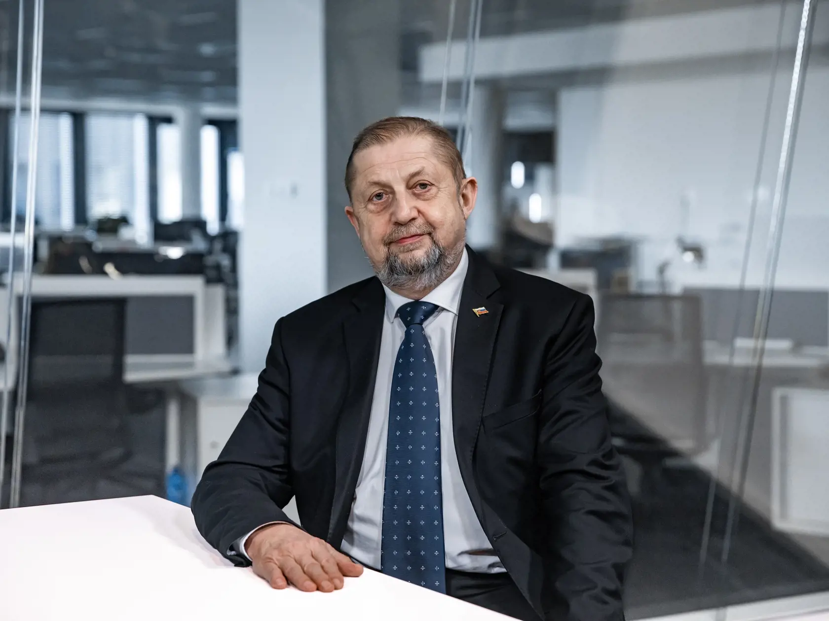 Štefan Harabinhovorí: Prezident má byť reprezentantom štátu, tvorca zahraničnej a obrannej politikya ochranca fungovania suverénneho štátu.