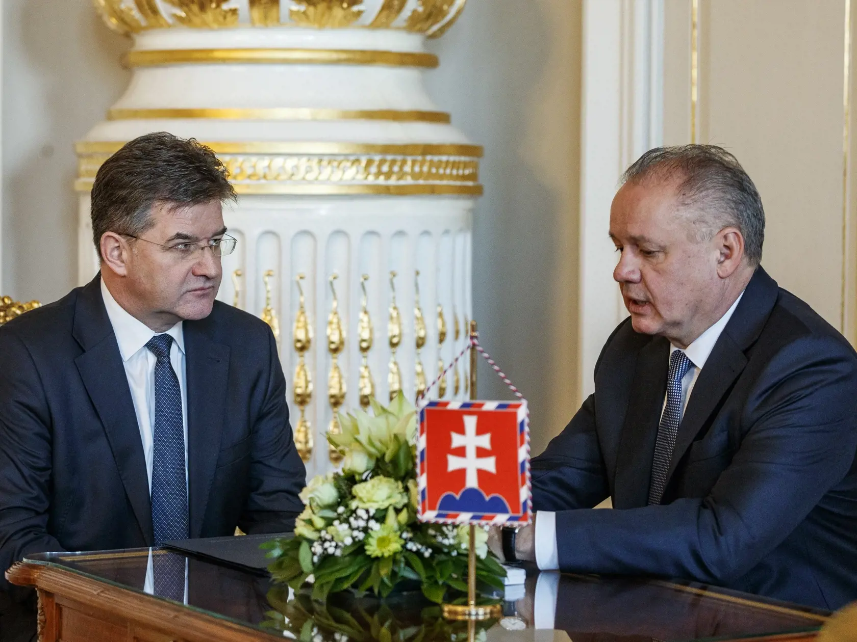 Prezident Slovenskej republiky prijal ministra zahraničných vecí SR Miroslava Lajčáka.