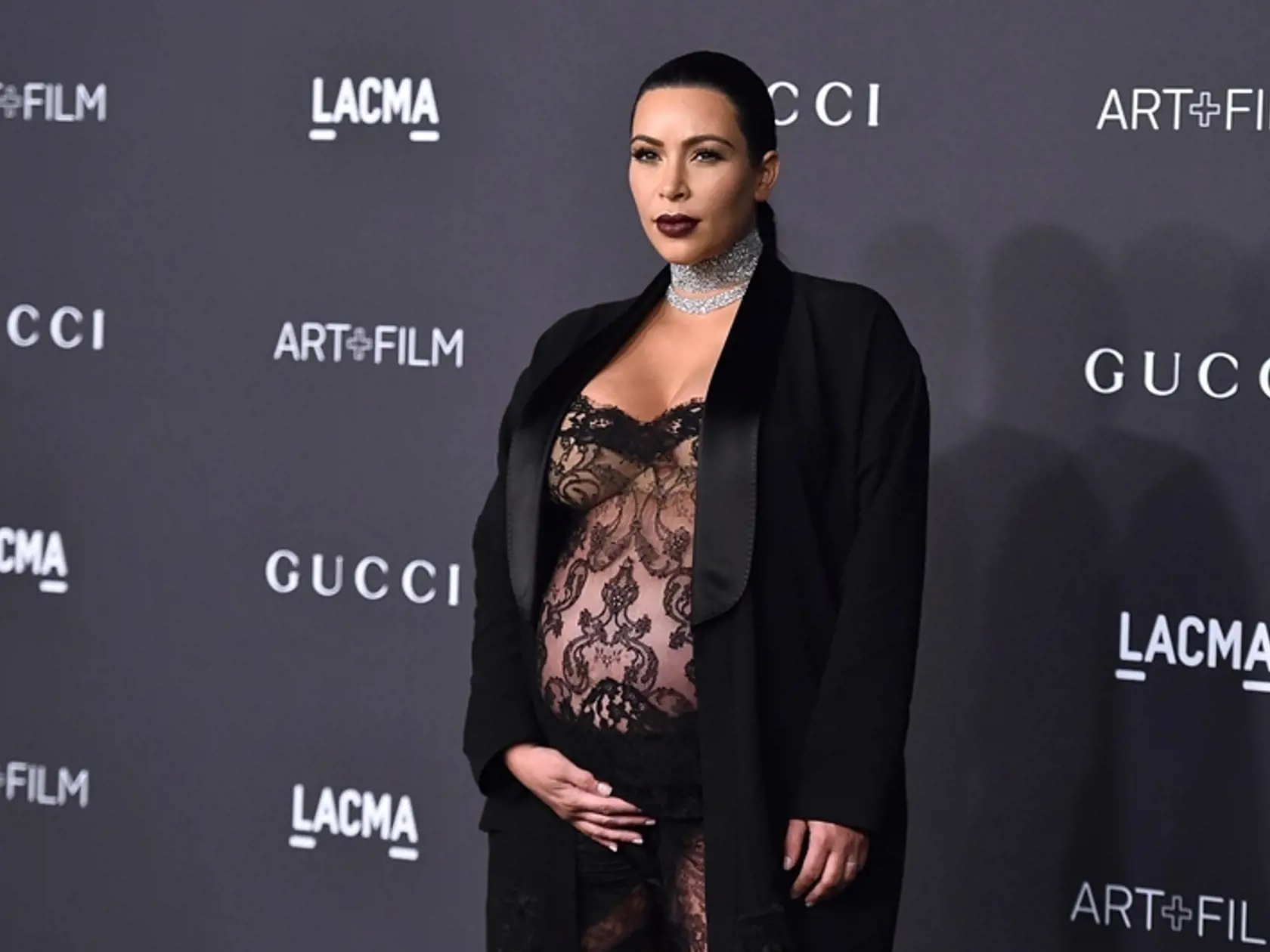 Americká celebrita Kim Kardashian ešte so synčekom v brušku.