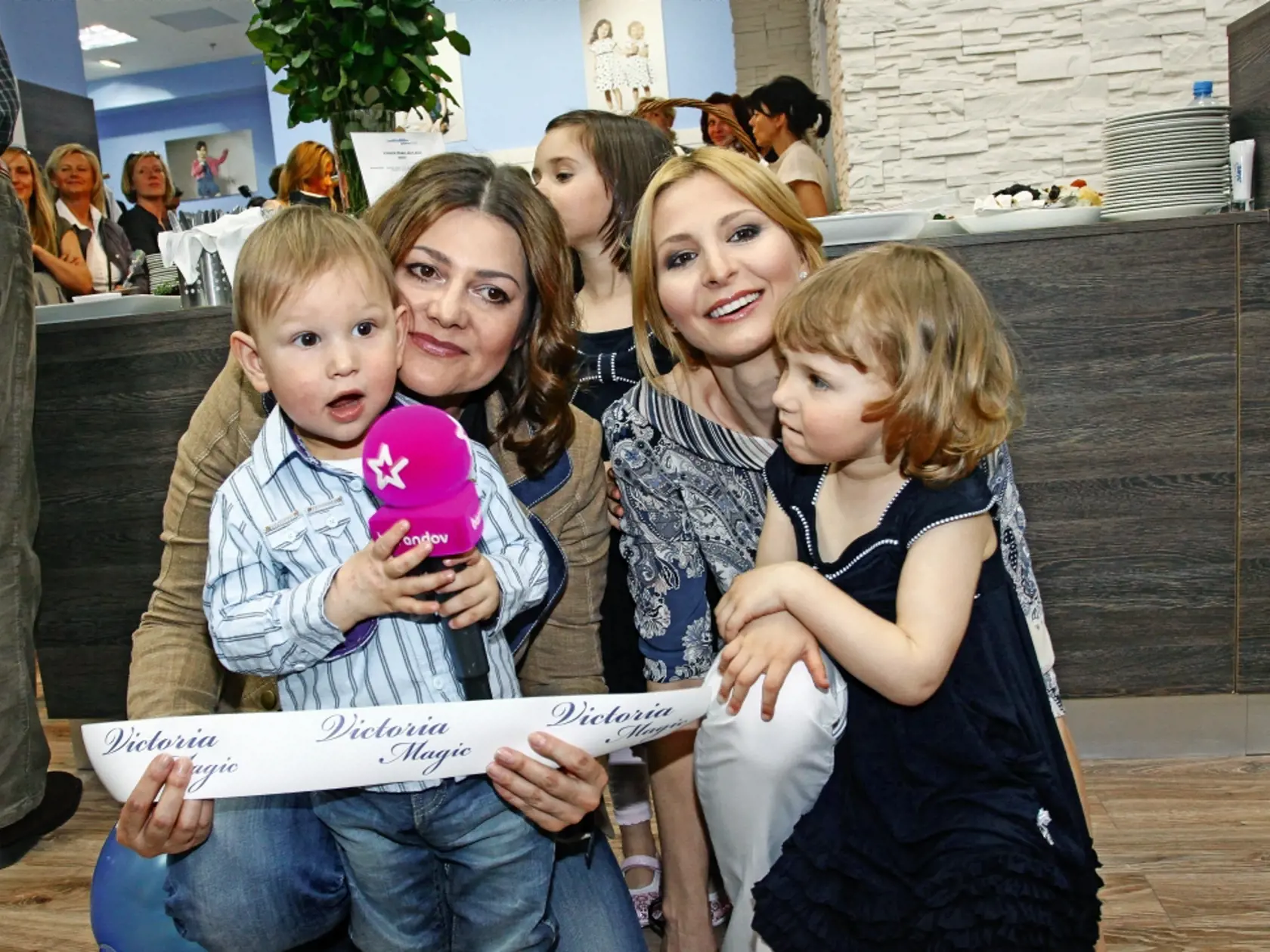 Ilona Csáková, syn, Ivana Gottová, dcera. Open párty butiku Victoria Magic, 18. 4. 2011, Praha, CR, Image: 229000392, License: Rights-managed, Restrictions: , Model Release: no, Credit line: Profimedia, TEMP Marketa Hanzlikova - ČEF