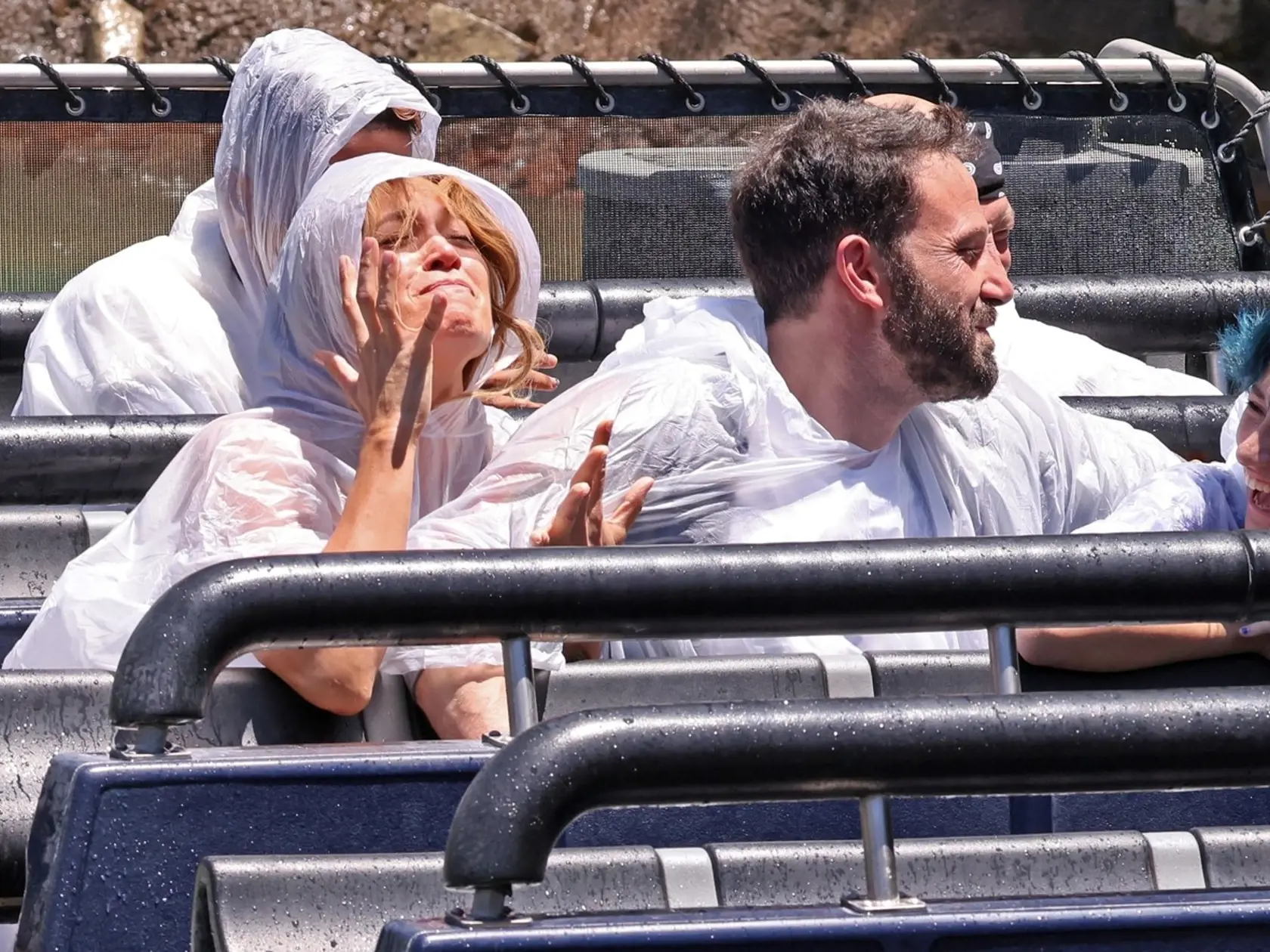 Jennifer Lopez a Ben Affleck si užili deň v zábavnom parku.