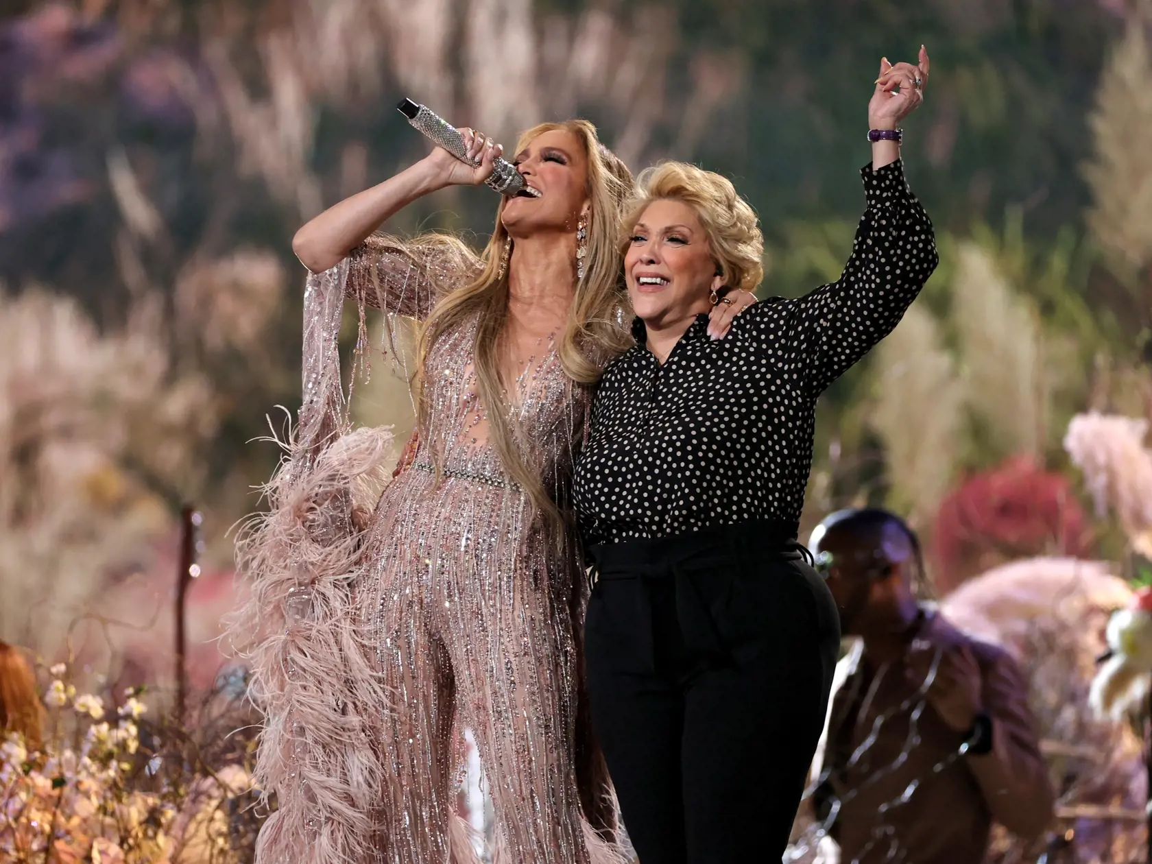 Jennifer Lopez vystúpila na charitatívnej akcii Vax LIVE so svojou maminkou, 75-ročnou Guadalupe Rodrigez.