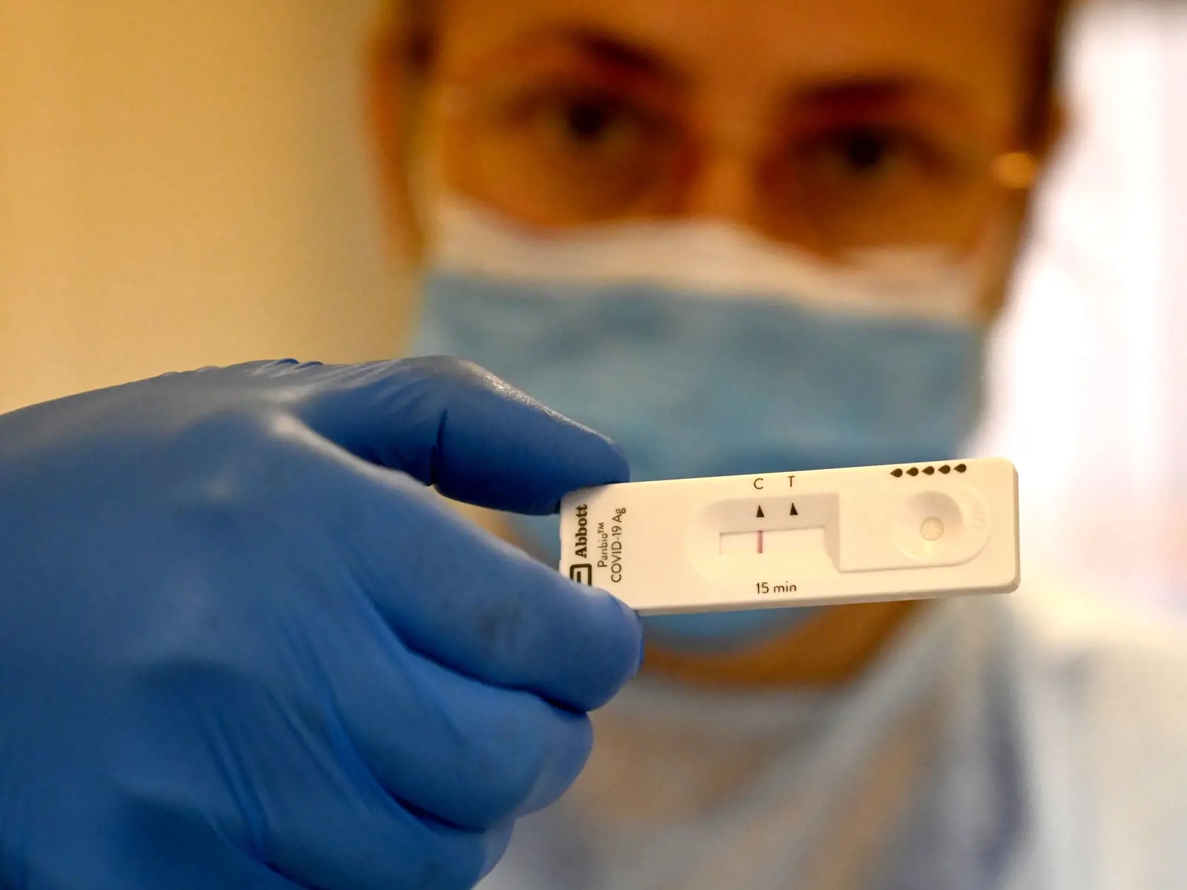 K lekárovi a pri vstupe do zdravotníckych zariadení po novom nebude treba očkovanie ani test.