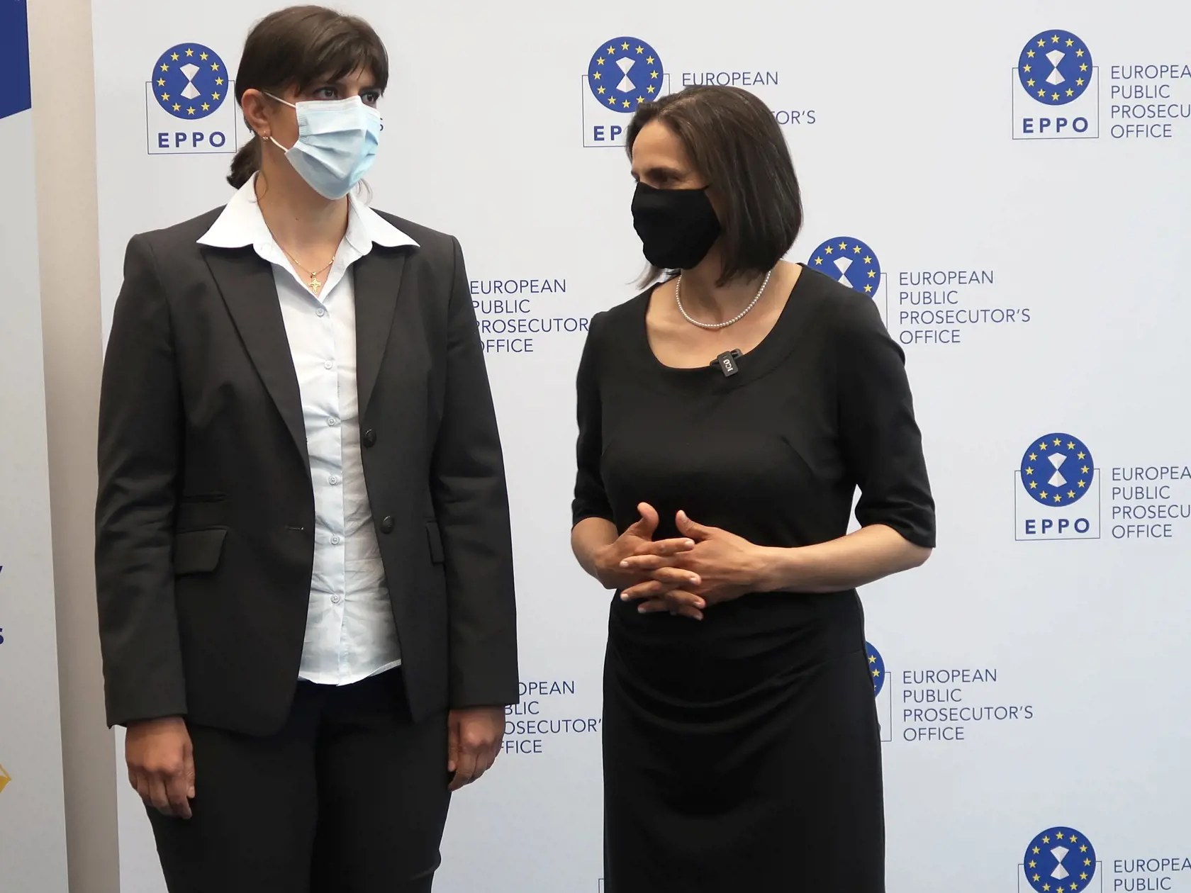 Na snímke sprava slovenská ministerka spravodlivosti Mária Kolíková (Za ľudí) po stretnutí s hlavnou európskou prokurátorkou Laurou Codrutou Kövesiovou (vľavo) v Luxemburgu 7. júna 2021. FOTO TASR - Ondrej Hercegh                               