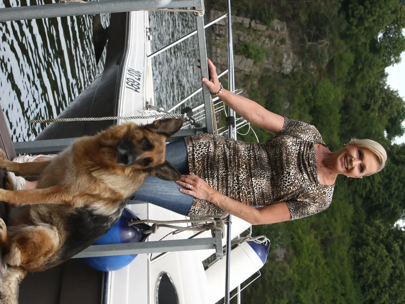 Helena Vondrackova s manzelom na hausbote, vltavske kaskady.