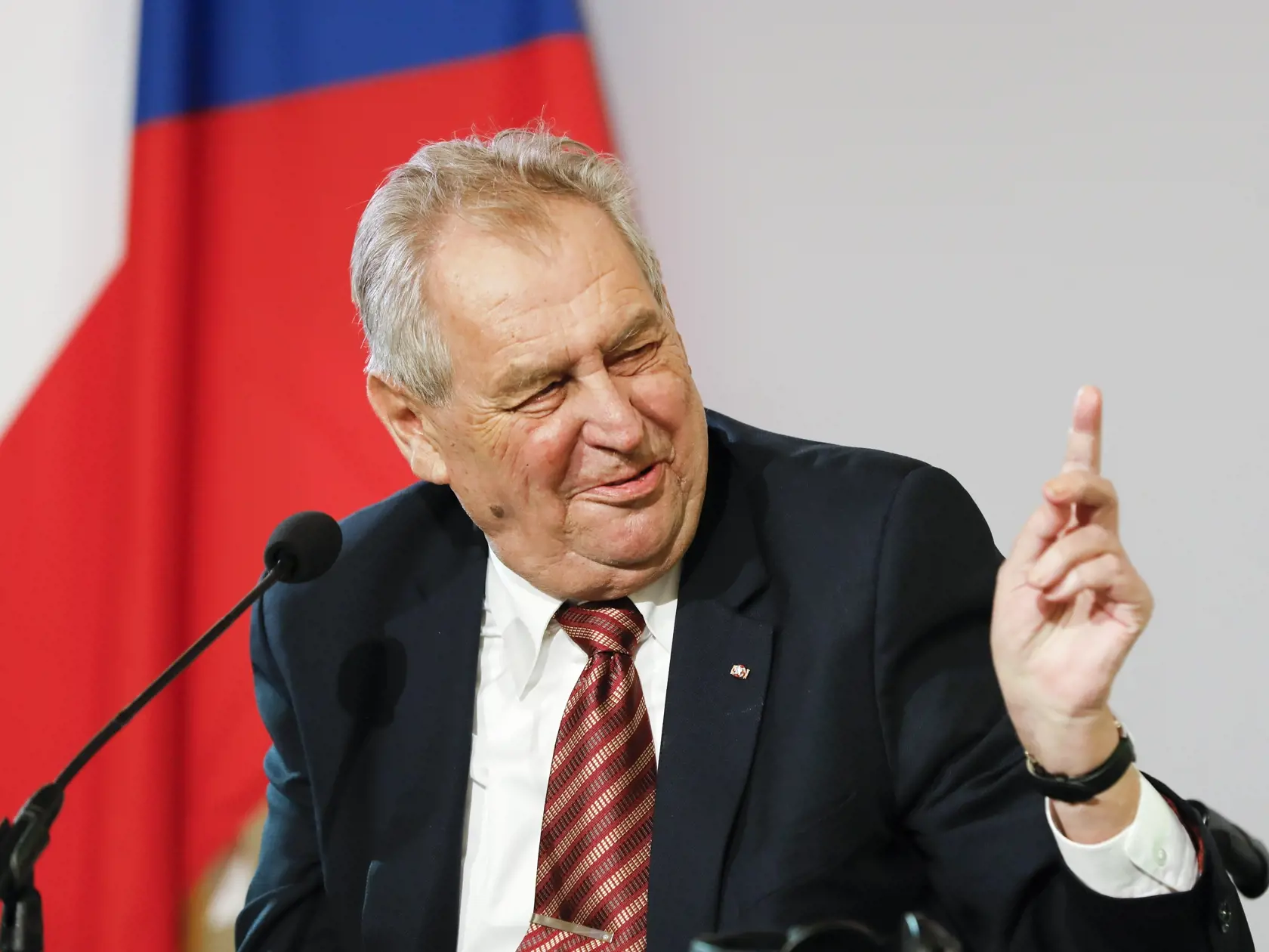 Český prezident Miloš Zeman počas tlačovej konferencie.