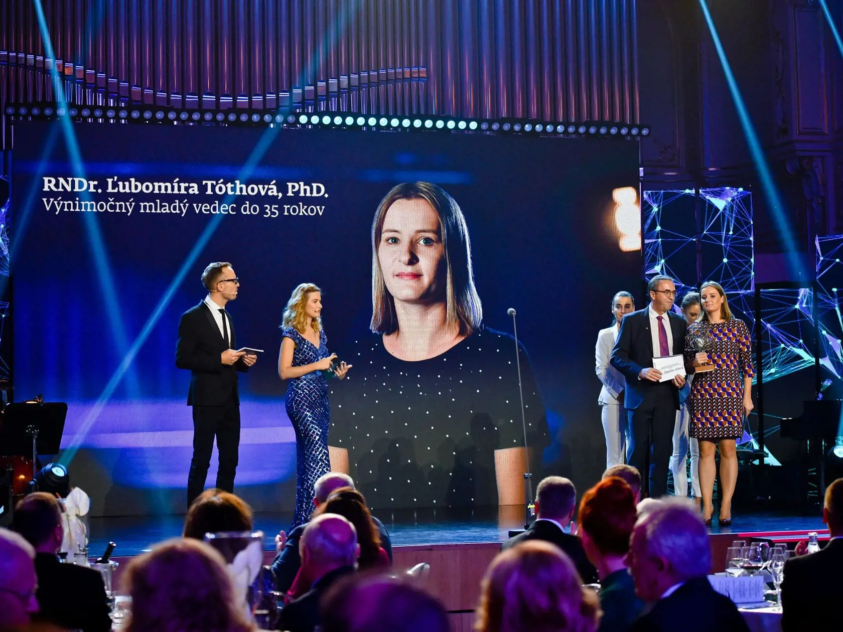 Ocenenie ESET Science Award udeľuje od roku 2019 Nadácia ESET. Minulý rok ju získali tieto osobnosti.