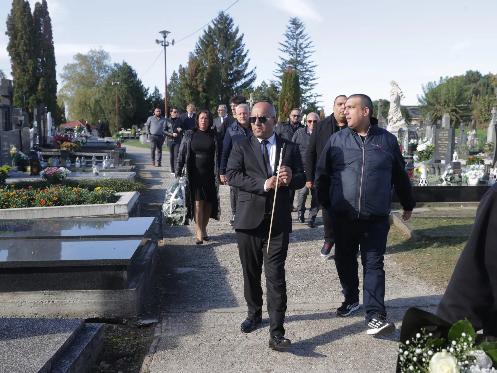 Posledná rozlúčka s hudobníkom Ľubom Virágom (†68), ktorý náhle zomrel pred pár dňami.