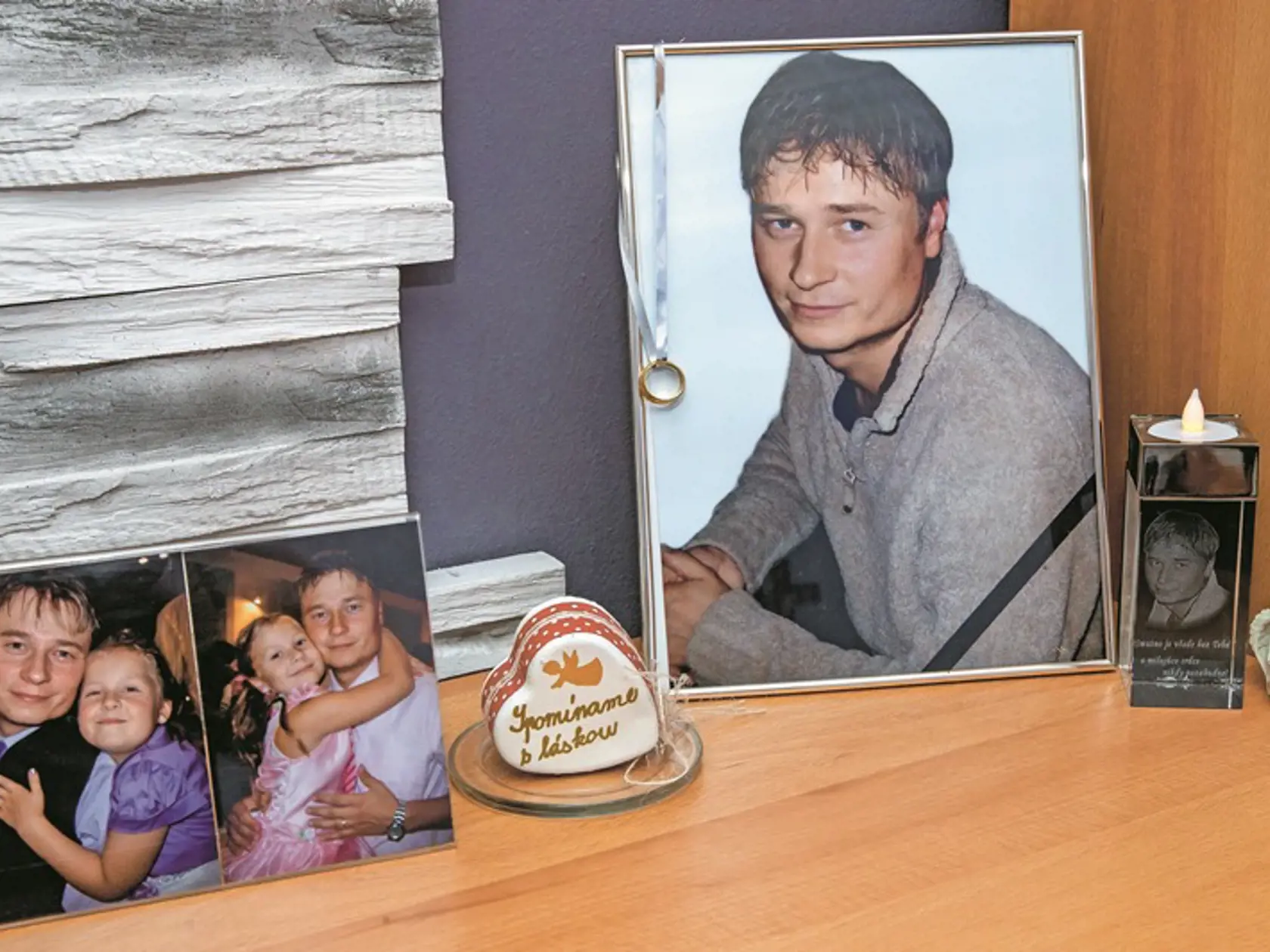 Pozostalí po obetiach neštastia pri výstavbe diaľničného mosta pri Kurimanoch sa od roku 2012 snažia vysúdiť od stavebnej firmy primerané odškodné. Na snímke je manžel pani Lucie Pažinovej, ktorý prišiel pri páde mosta o život.