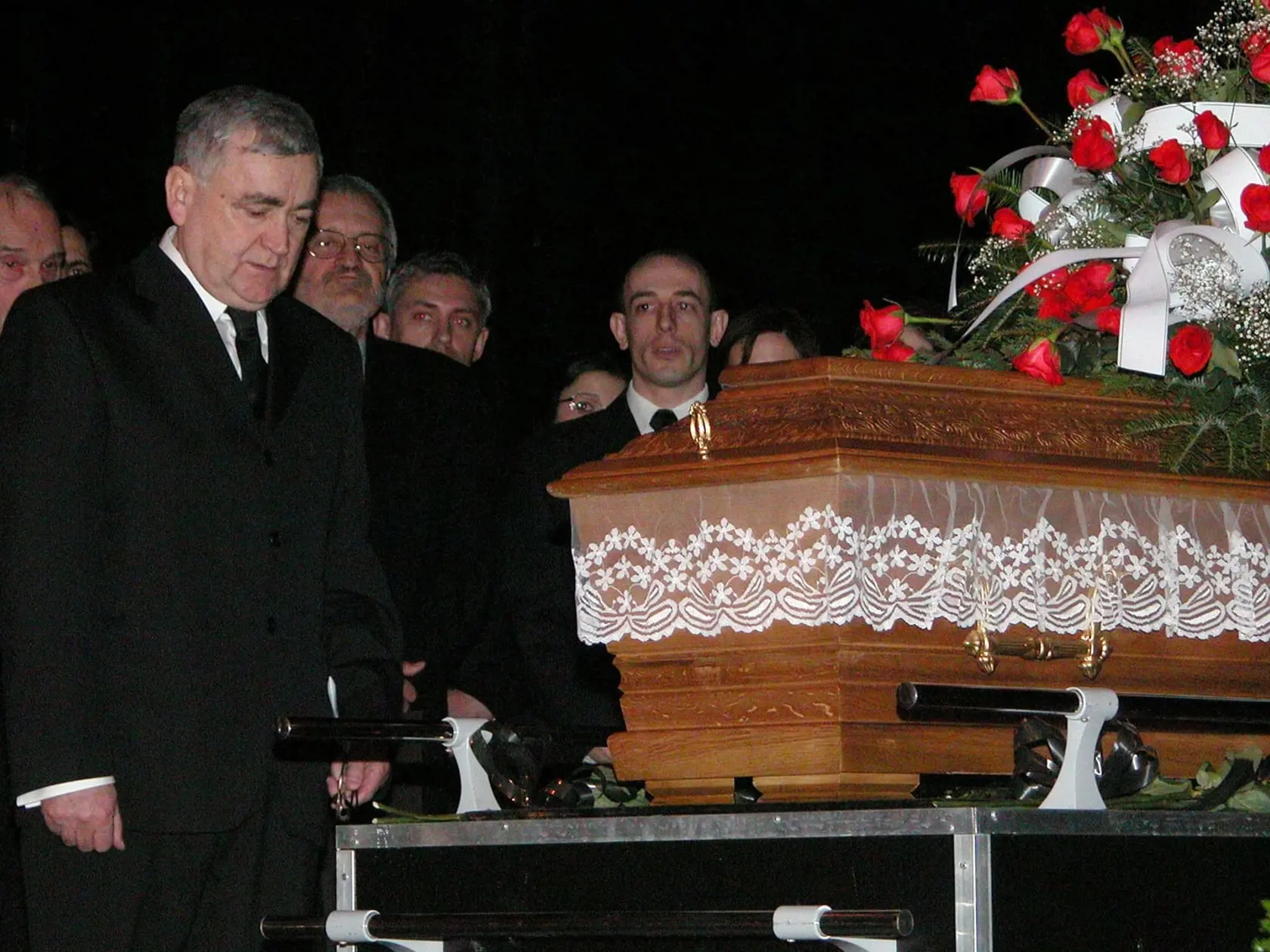 Slávne osobnosti: Na Ondrejskom cintoríne sú pochovaní aj známy herec Július Satinský, či člen Radošinského naivného divadla Ján Melkovič. Na snímke rozlúčka s hercom v RND.