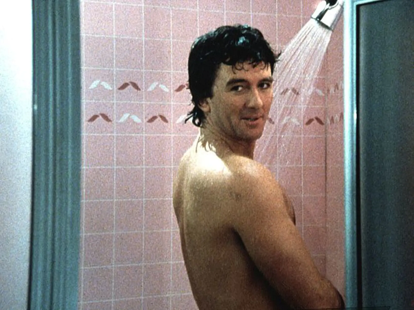 Patrick Duffy v legendárnej scéne seriálu Dallas, kde sa ukázalo, že jeho postava Bobbyho Ewinga v skutočnosti nezomrela a všetko sa odohrávalo len vo sne.
