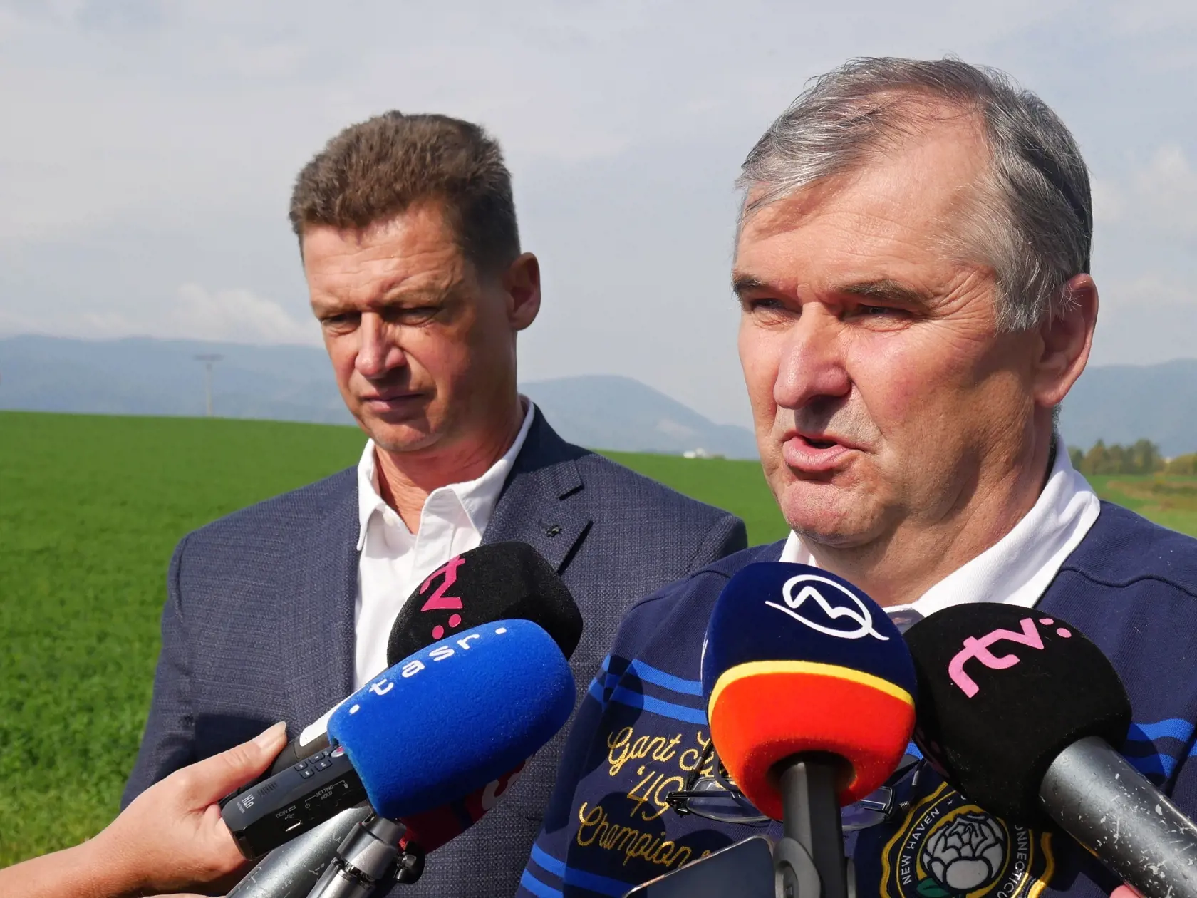 Na snímke vpravo prezident ANS Marián Petko a viceprezident ANS Igor Pramuk počas tlačovej konferencie Asociácie nemocníc Slovenska (ANS) na tému: Tretia vlna pandémie z pohľadu ANS a pripravovaná optimalizácia siete nemocníc z pohľadu ANS v Martine dňa 28. septembra 2021. FOTO TASR - Erika Ďurčová