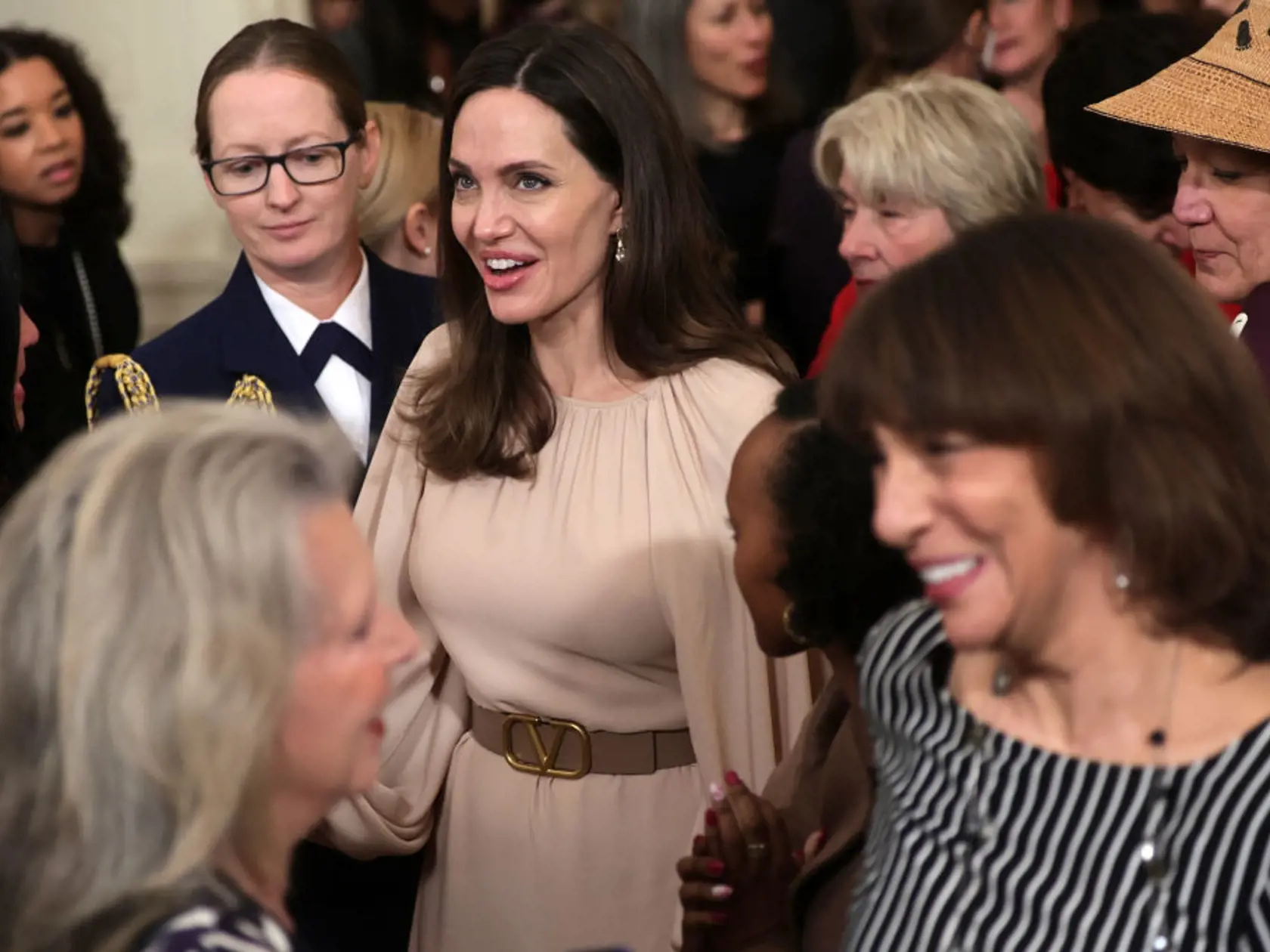 Angelina Jolie v Bielom dome. Herečka žiarila šťastím, pretože zákon, za ktorý lobovala, bol obnovený.