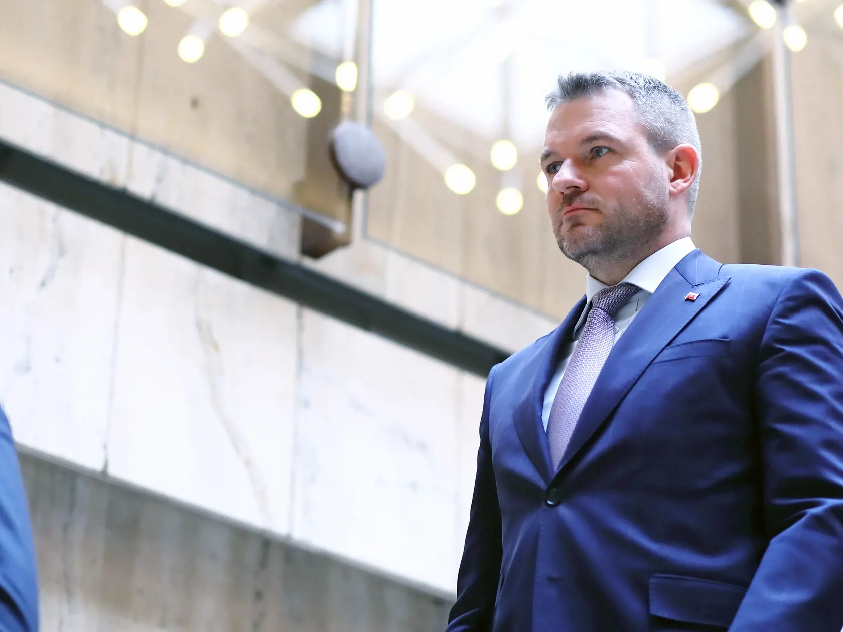 Premiér Peter Pellegrini by mal taktiež vystúpiť so svojim novoročným prejavom. 
