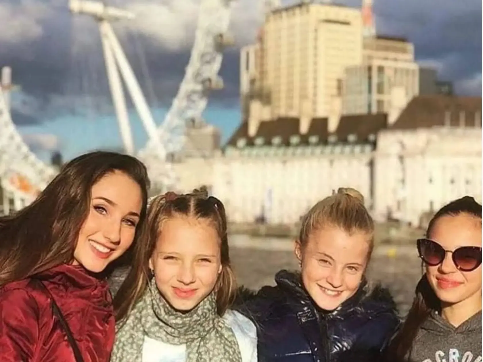 Sestry Gottové a Grossové pred 2 rokmi: Zprava - Denisa Grossová, Nelly Sofie Gottová, Natália Grossová a Charlotte Ella Gottová.
