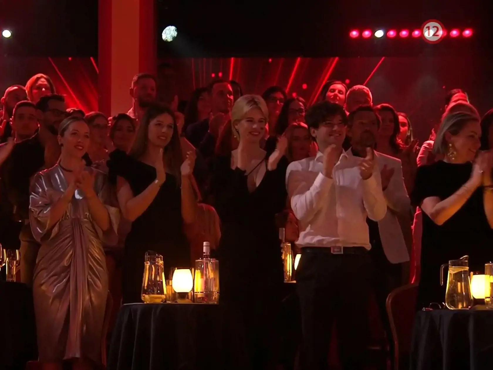 Emma Čaputová a jej sestra Lea Čaputová v hľadisku Let´s Dance.