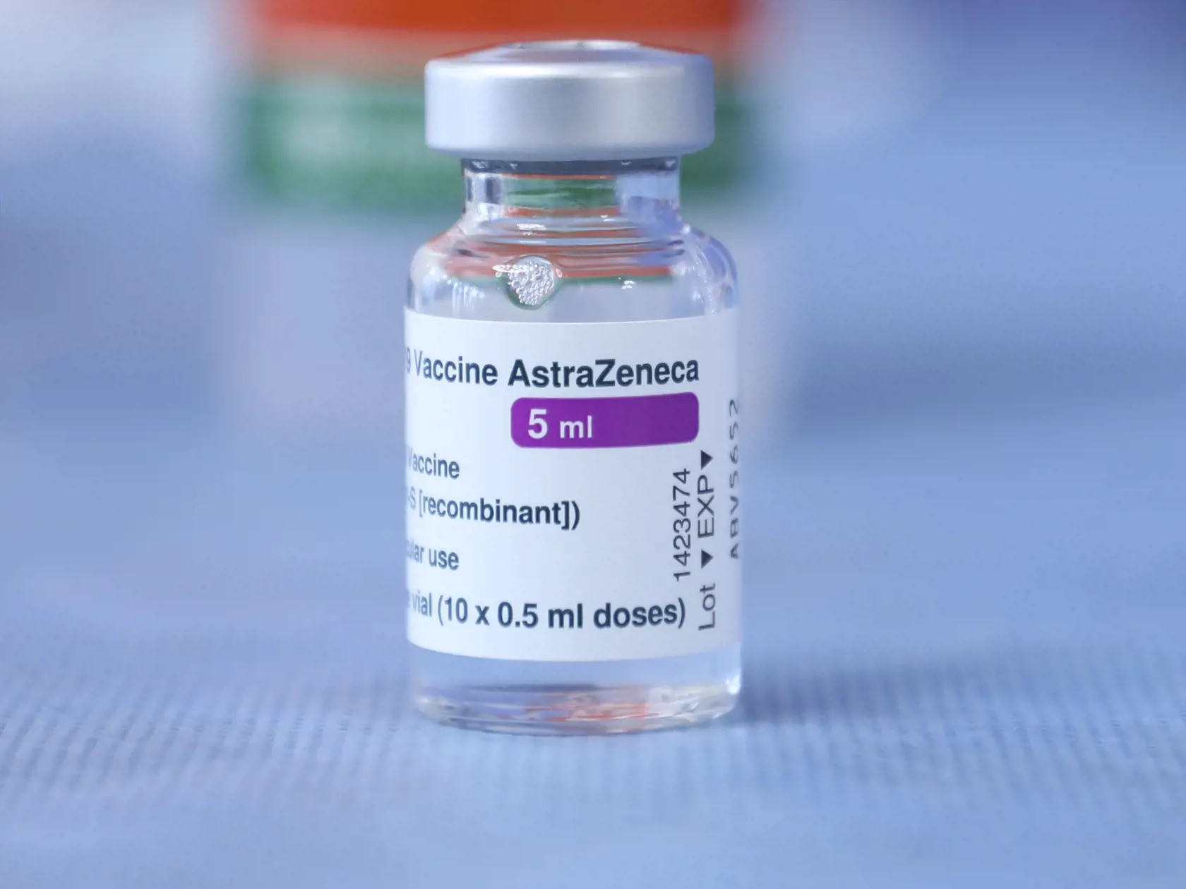 Ruské zdravotnícke úrady schválili testovanie kombinácie vakcín proti koronavírusu od spoločností AstraZeneca a jednodávkovej verzie tamojšej očkovacej látky Sputnik V.