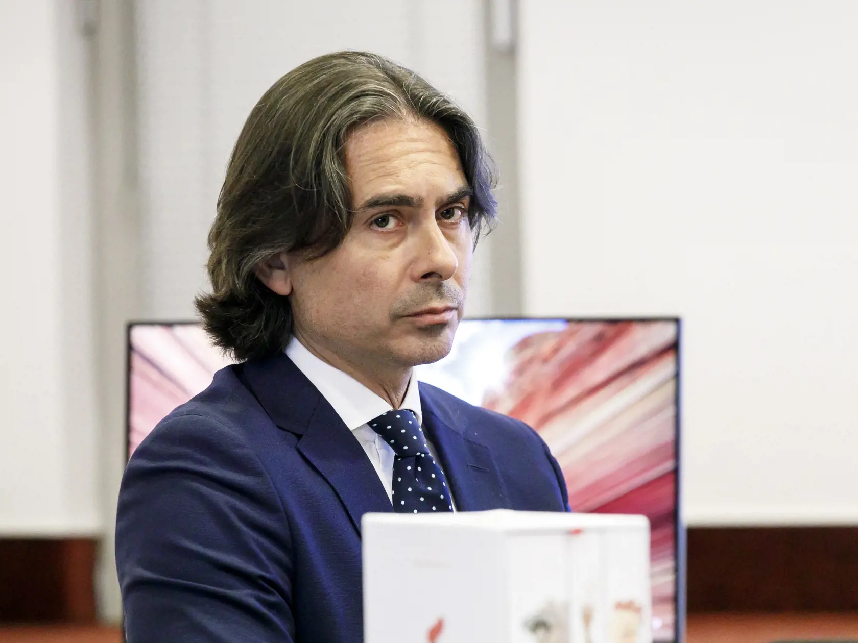 Na snímke generálny riaditeľ Slovenského národného divadla (SND) Matej Drlička počas tlačovej konferencie generálneho riaditeľa SND a riaditeľov umeleckých súborov k 105. divadelnej sezóne. V Bratislave 17. apríla 2024. FOTO TASR - Dano Veselský