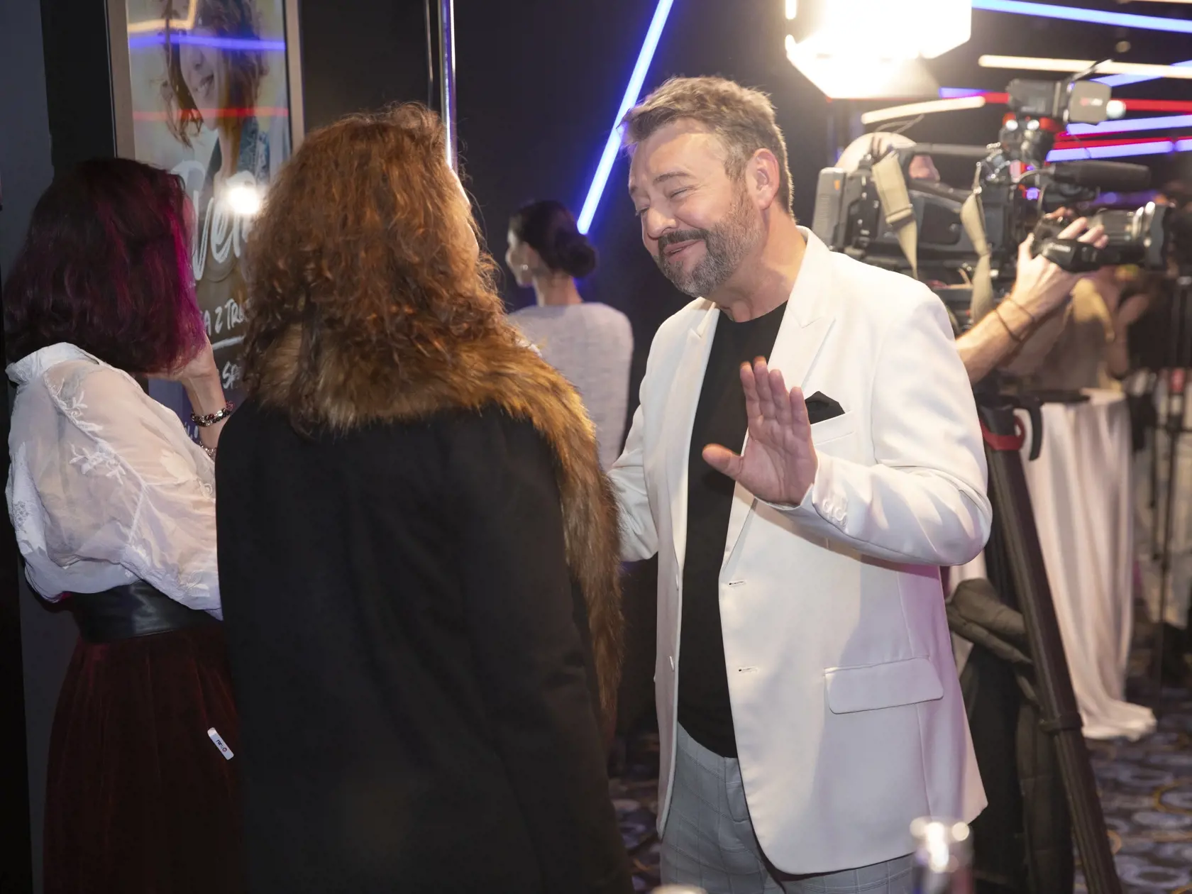  Na snímke je premiéra seriálu televízie JOJ Iveta 2, Kráska z Trebišova je späť.
 Zuzana Mauréry a Michal Hudák.