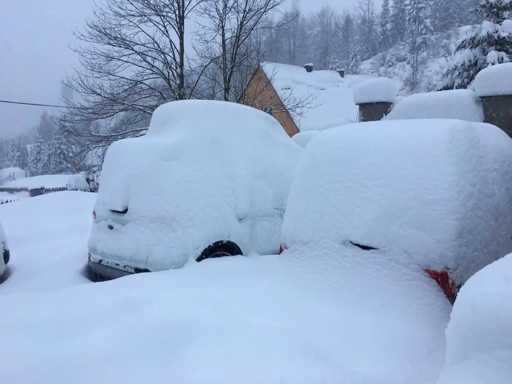 V Oščadnici napadlo pol metra snehu.