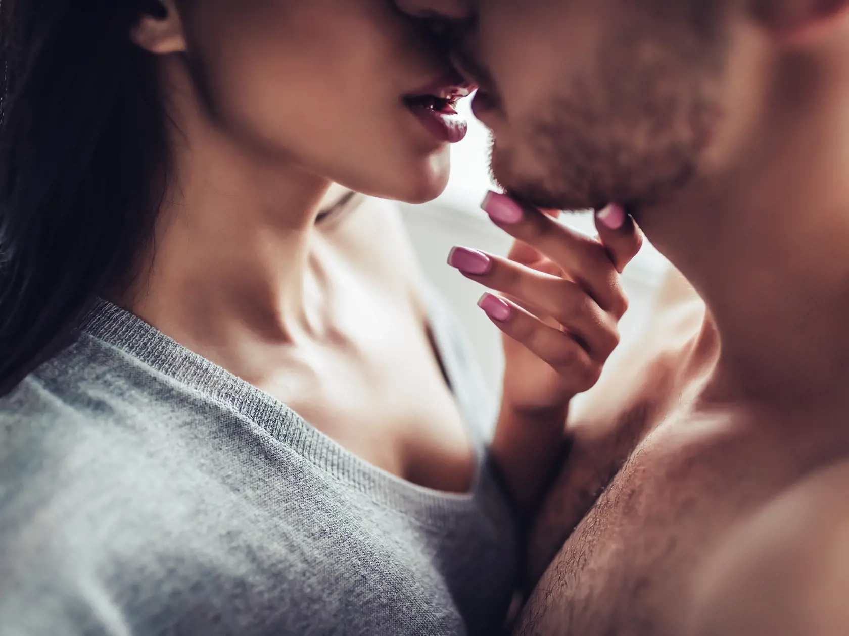 Close-up,Of,Young,Romantic,Couple,Is,Kissing,And,Enjoying,The