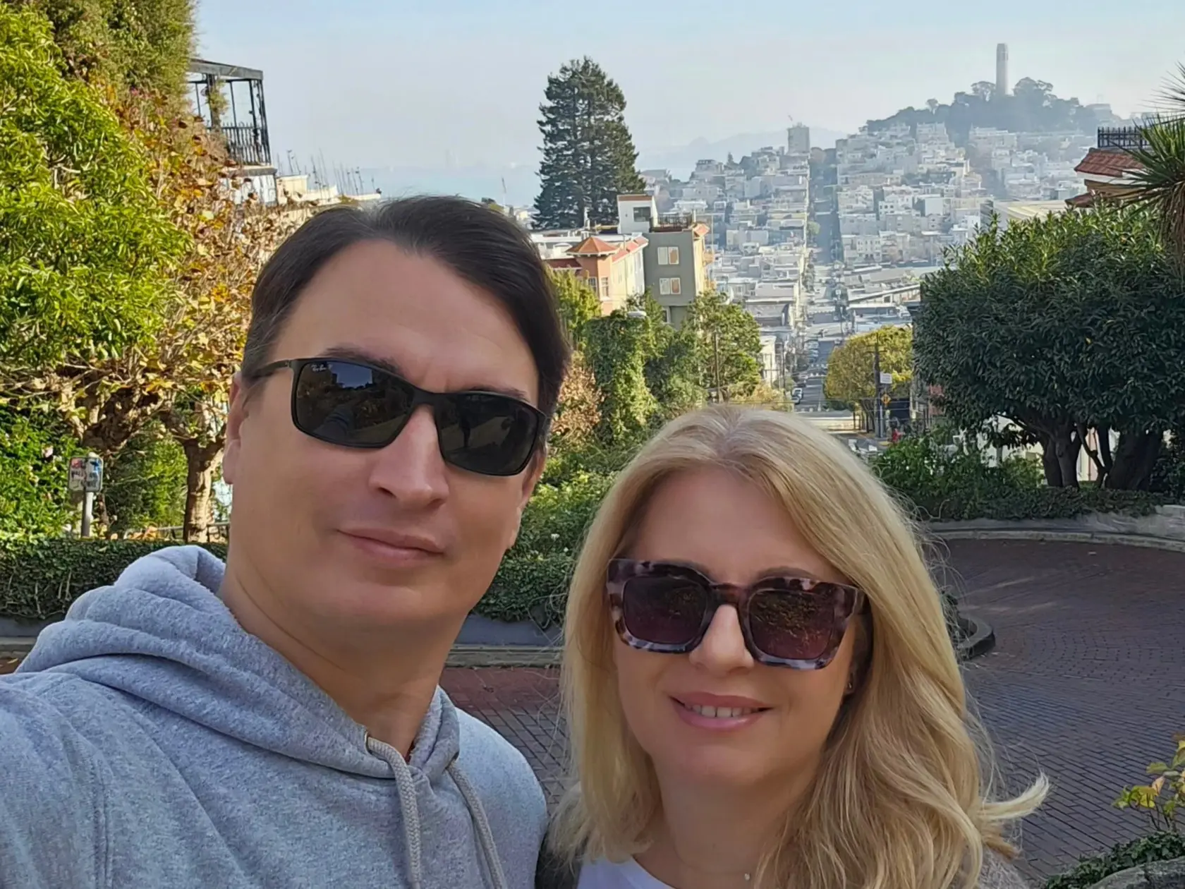 Zuzana a Juraj boli najprv kolegovia, po tom, ako zahoreli láskou, Rizman z Prezidentského paláca odišiel.