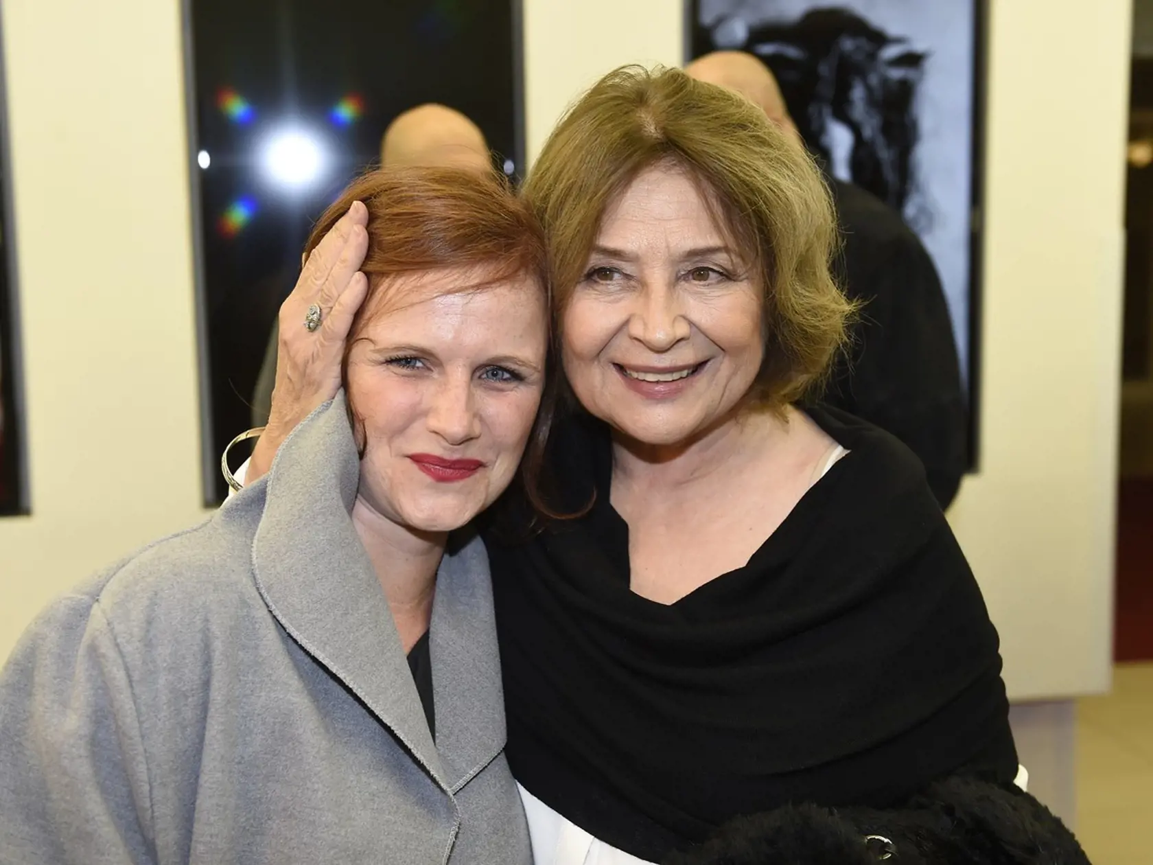 Herečky Kristýna Badinková Nováková a Emília Vášáryová, ktoré si v Pelíškoch zahrali dcéru a matku.