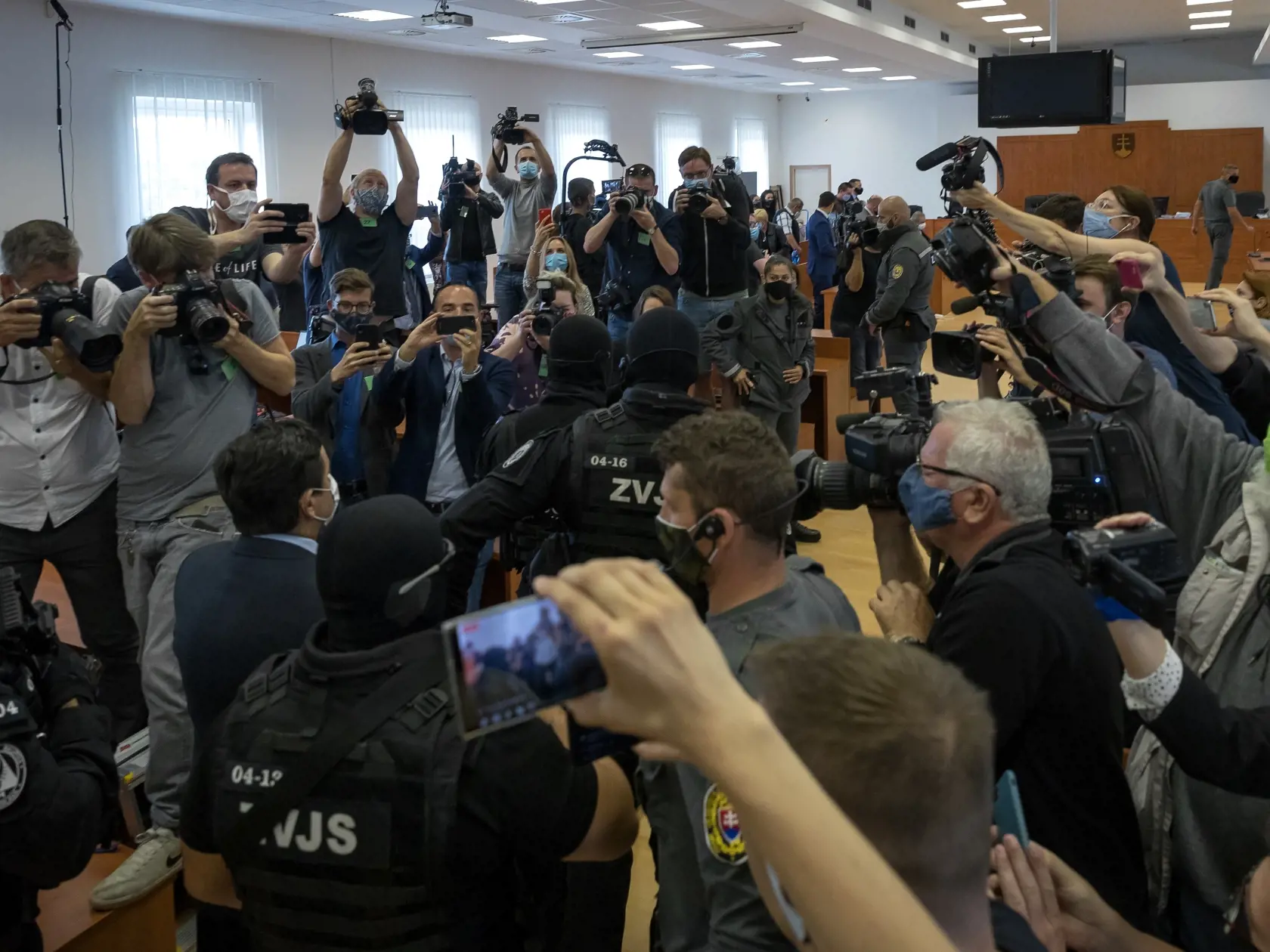 Pojednávanie na Špecializovanom trestnom súde v Pezinku vo veci vraždy novinára Jána Kuciaka a jeho snúbenice Martiny Kušnírovej z objednávky ktorej je obžalovaný Marián Kočner. Očakávaneho rozsudku sa zúčastnilo mnoho slovenských aj zahraničných médii. Na snímke je Marián Kočner pred začiatkom pojednávania.