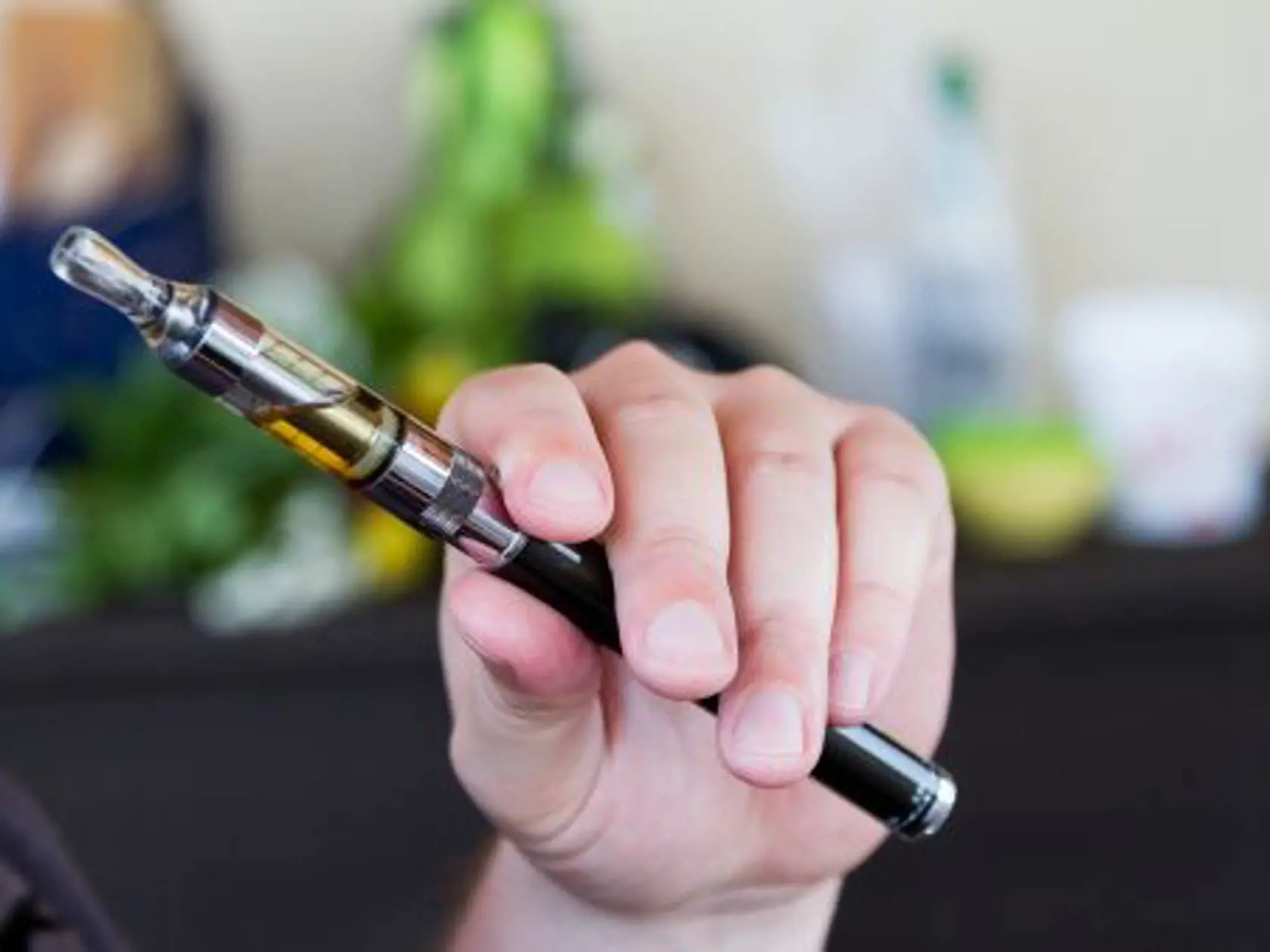 Elektronická cigareta mladých láka vzhľadom aj príchuťami.