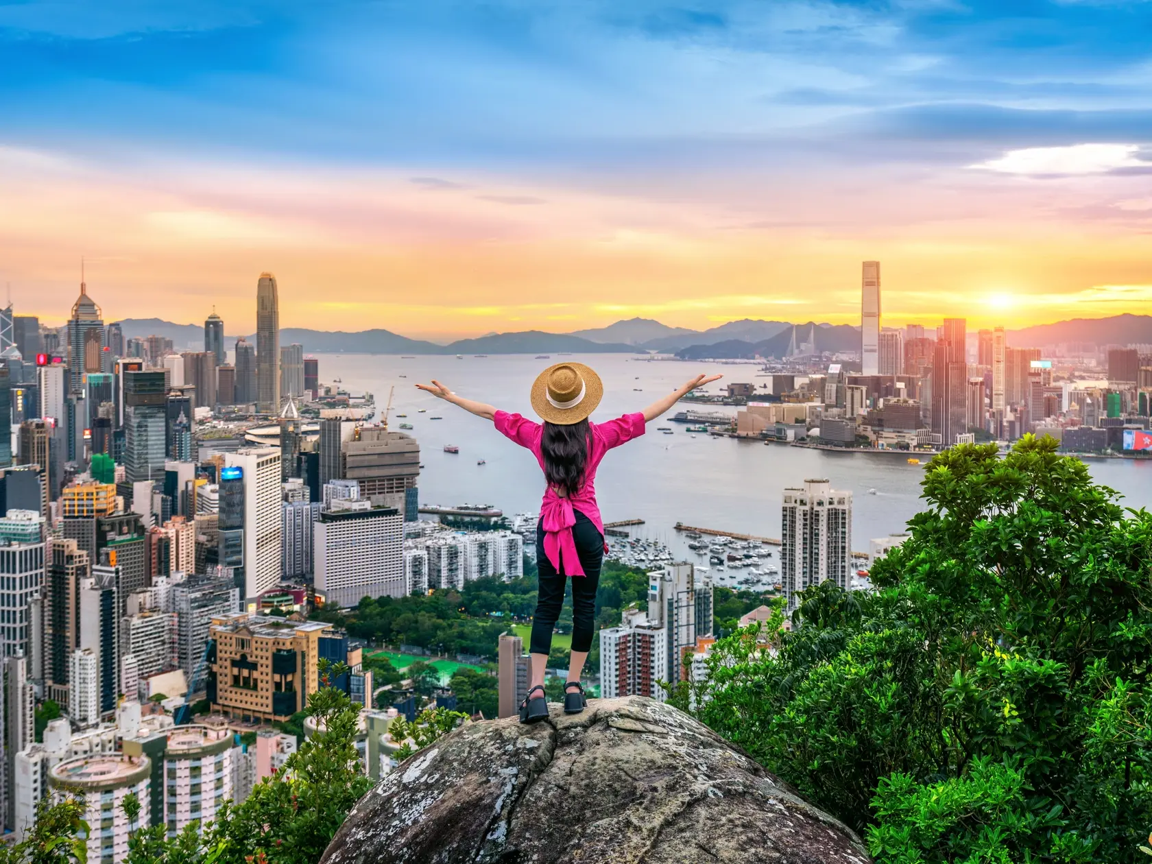 Tourist,Standing,On,Viewpoint,In,Hong,Kong.