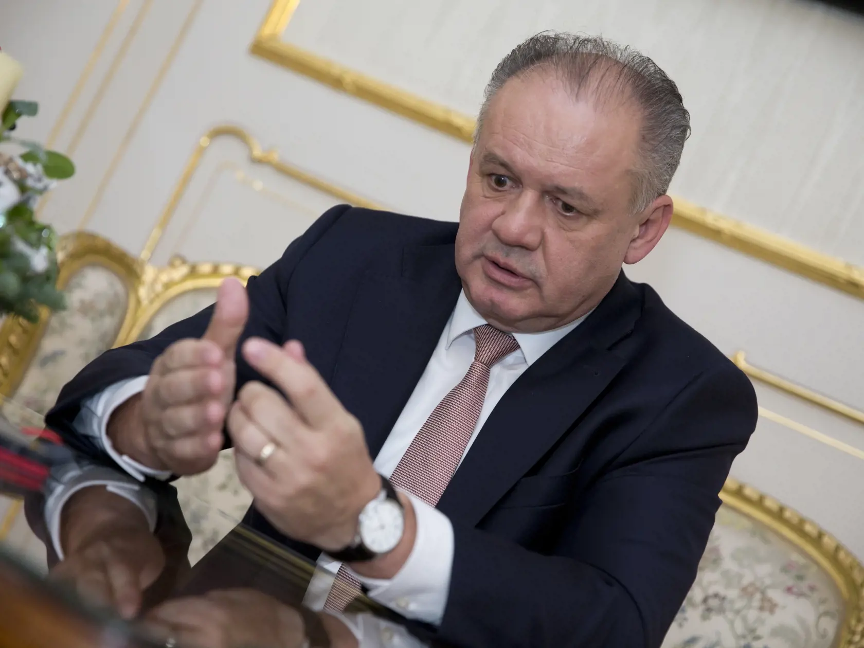 Prezident Andrej Kiska dnes naposledy vo svojej funkcii udelí štátne vyznamenania. 