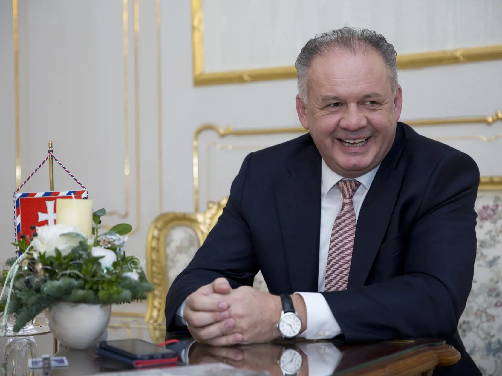 Prezident Andrej Kiska dnes naposledy vo svojej funkcii udelí štátne vyznamenania. 