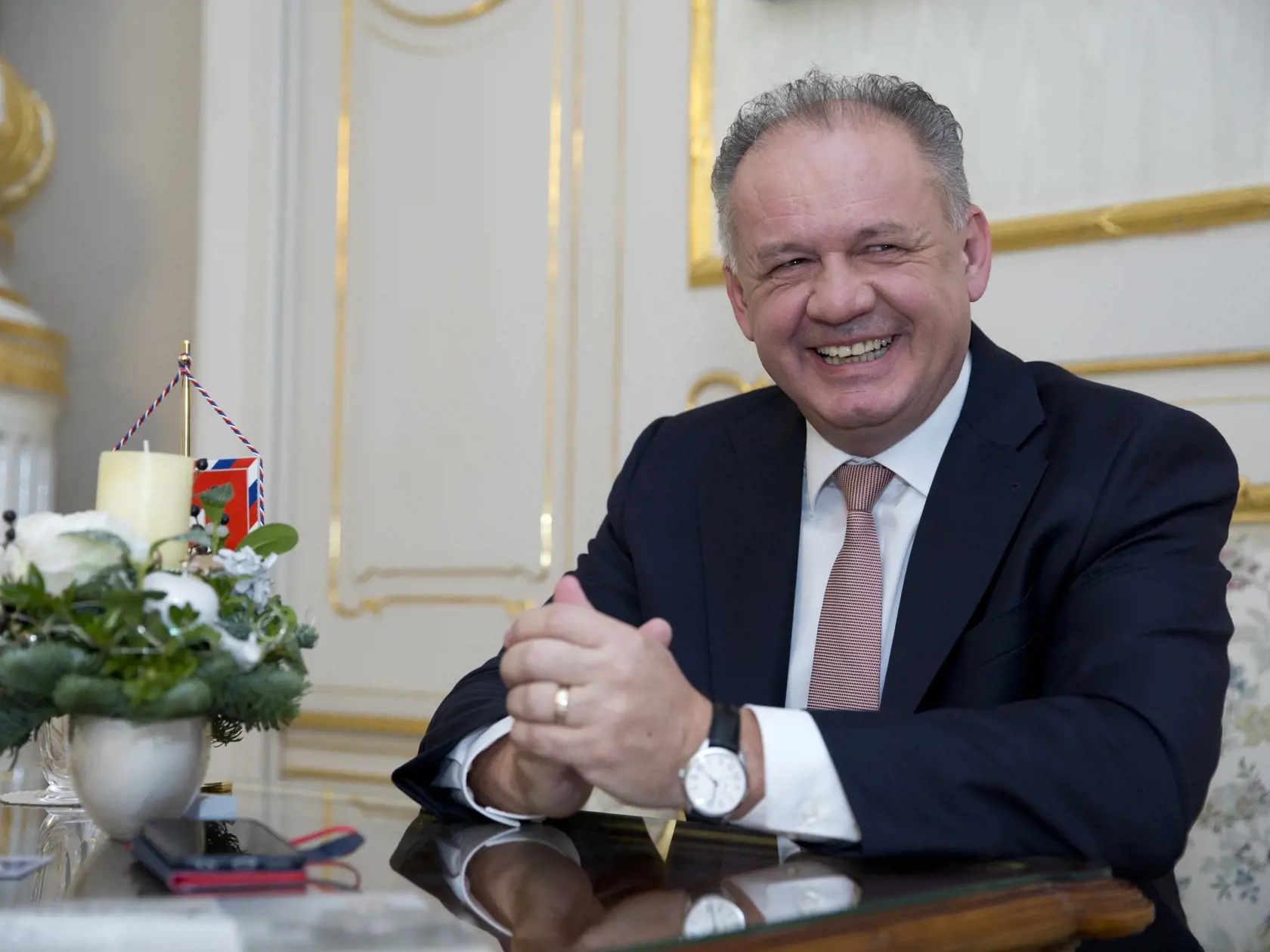 Prezident Andrej Kiska dnes naposledy vo svojej funkcii udelí štátne vyznamenania. 