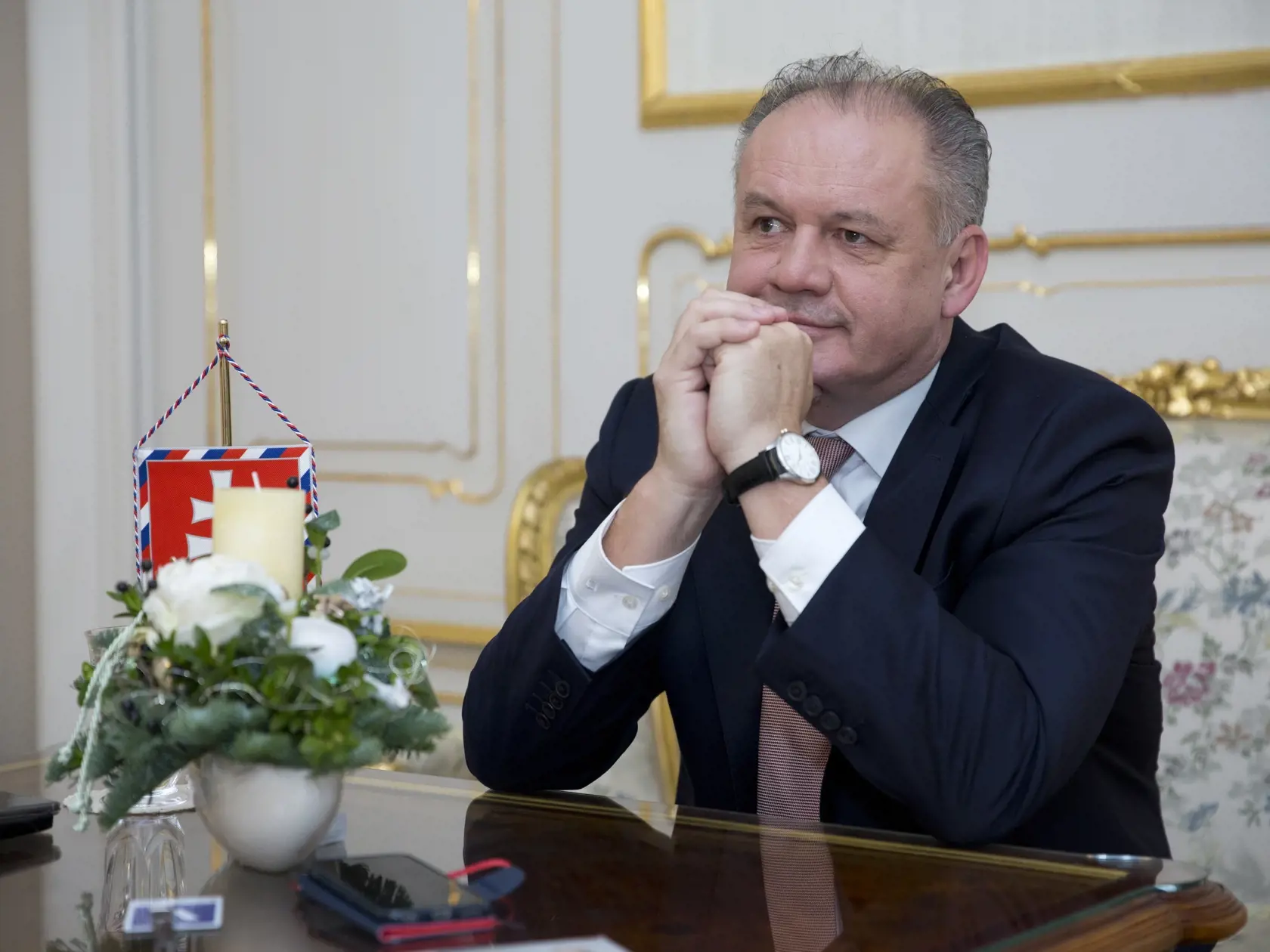 Prezident Andrej Kiska dnes naposledy vo svojej funkcii udelí štátne vyznamenania. 