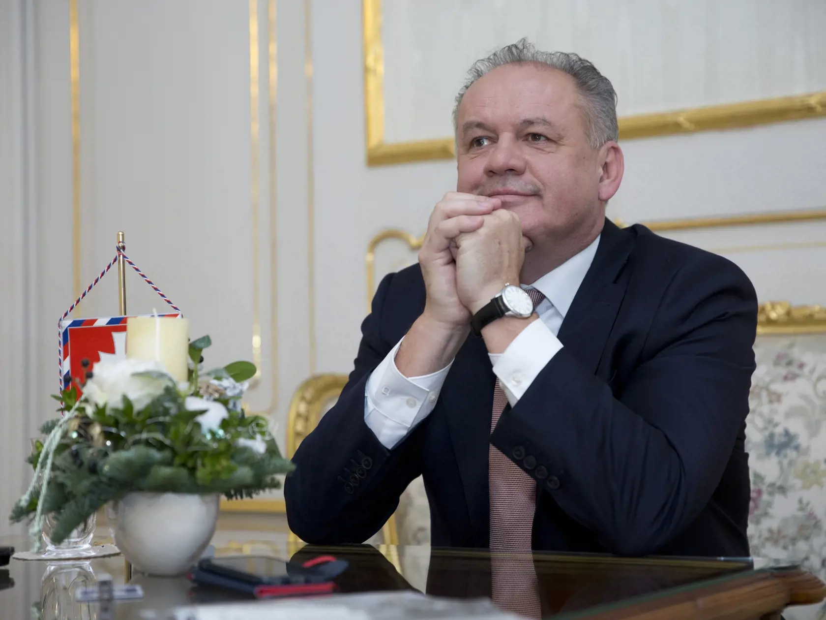 Prezident Andrej Kiska dnes naposledy vo svojej funkcii udelí štátne vyznamenania. 