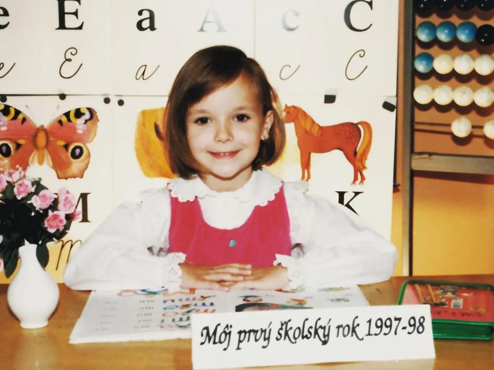 Ivana Zuzelková v čase, keď bola prváčka na základnej škole.