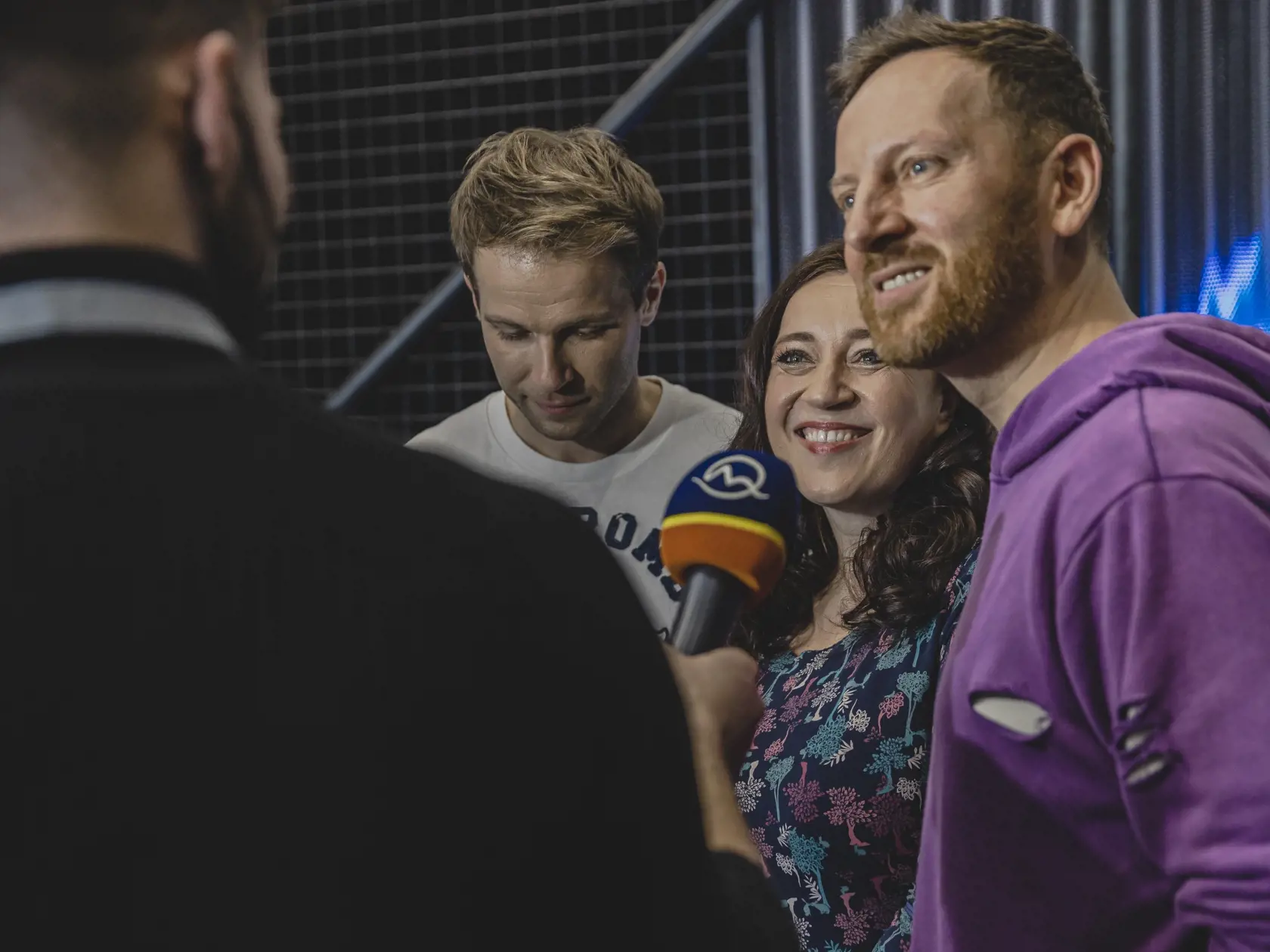 Finalisti prvej série televíznej show Slovensko hľadá Superstar sa zišli po 17 rokoch na spoločnom vystúpení ako hostia aktuálnej série tohoto programu. Na snímke Tomáš Bezdeda, Katarína Koščová a Miroslav Jaroš.