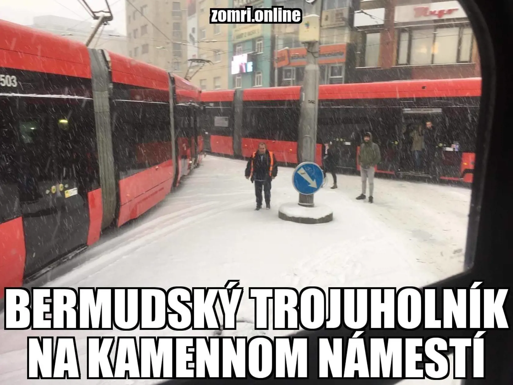 Vtipné obrázky o situácii v Bratislave.