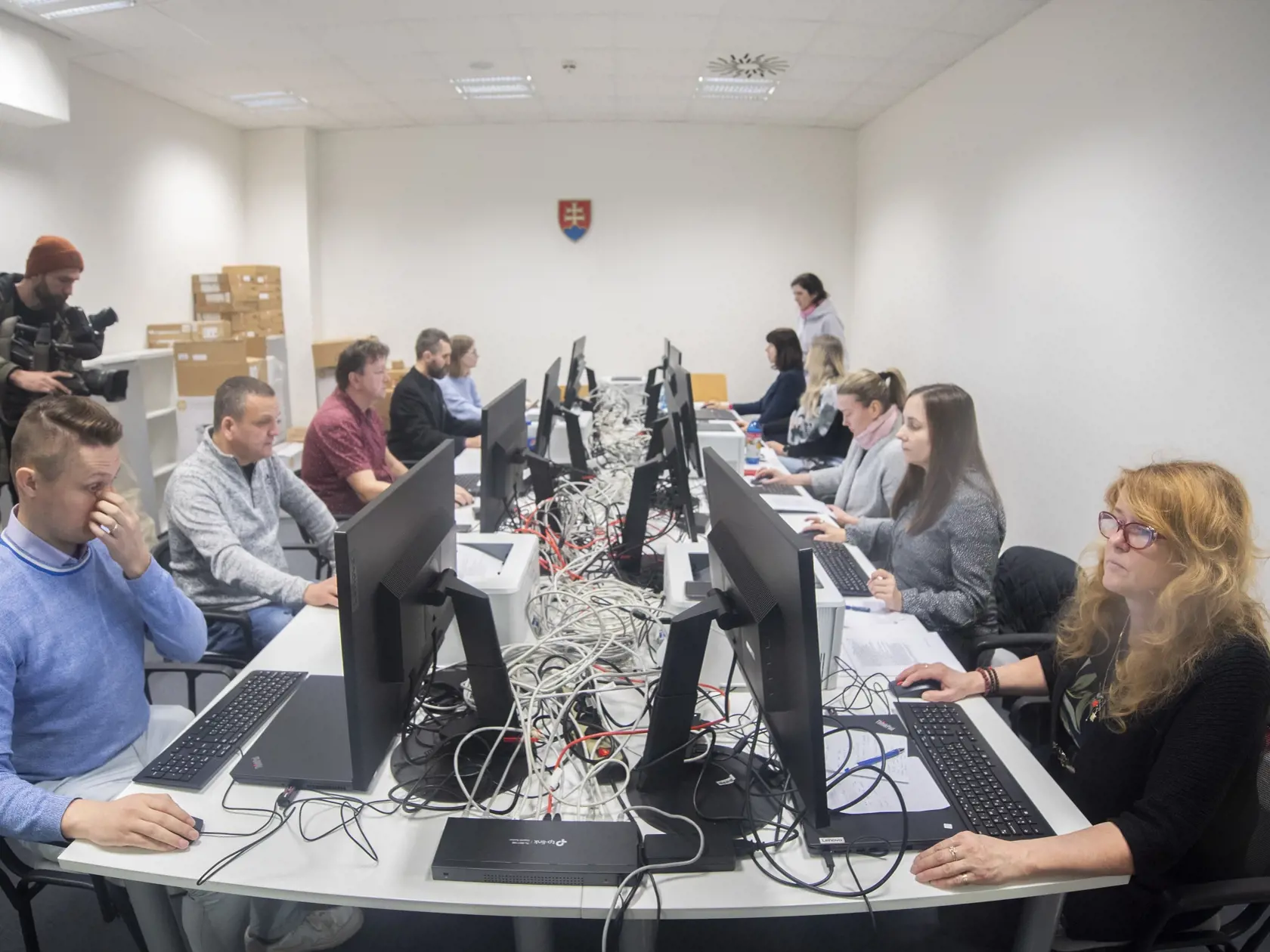Na snímke spracovanie sumarizačných útvarov v súvislosti s prvým kolom prezidentských volieb počas tretej skúšky Štatistického úradu SR 19. marca 2024 v Bratislave. FOTO TASR - Martin Baumann