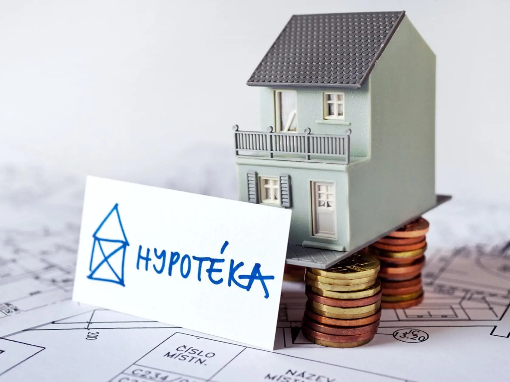 Podľa analytika môže toto rozhodnutie zvýšiť záujem o hypotéky a inšpirovať ďalšie banky. „V zmenách úrokových sadzieb môžu v zmysle konkurenčného boja o klienta banku napodobniť aj ďalší poskytovatelia hypoték na našom trhu," uviedol výkonný riaditeľ Finančného kompasu Matej Dobiš.