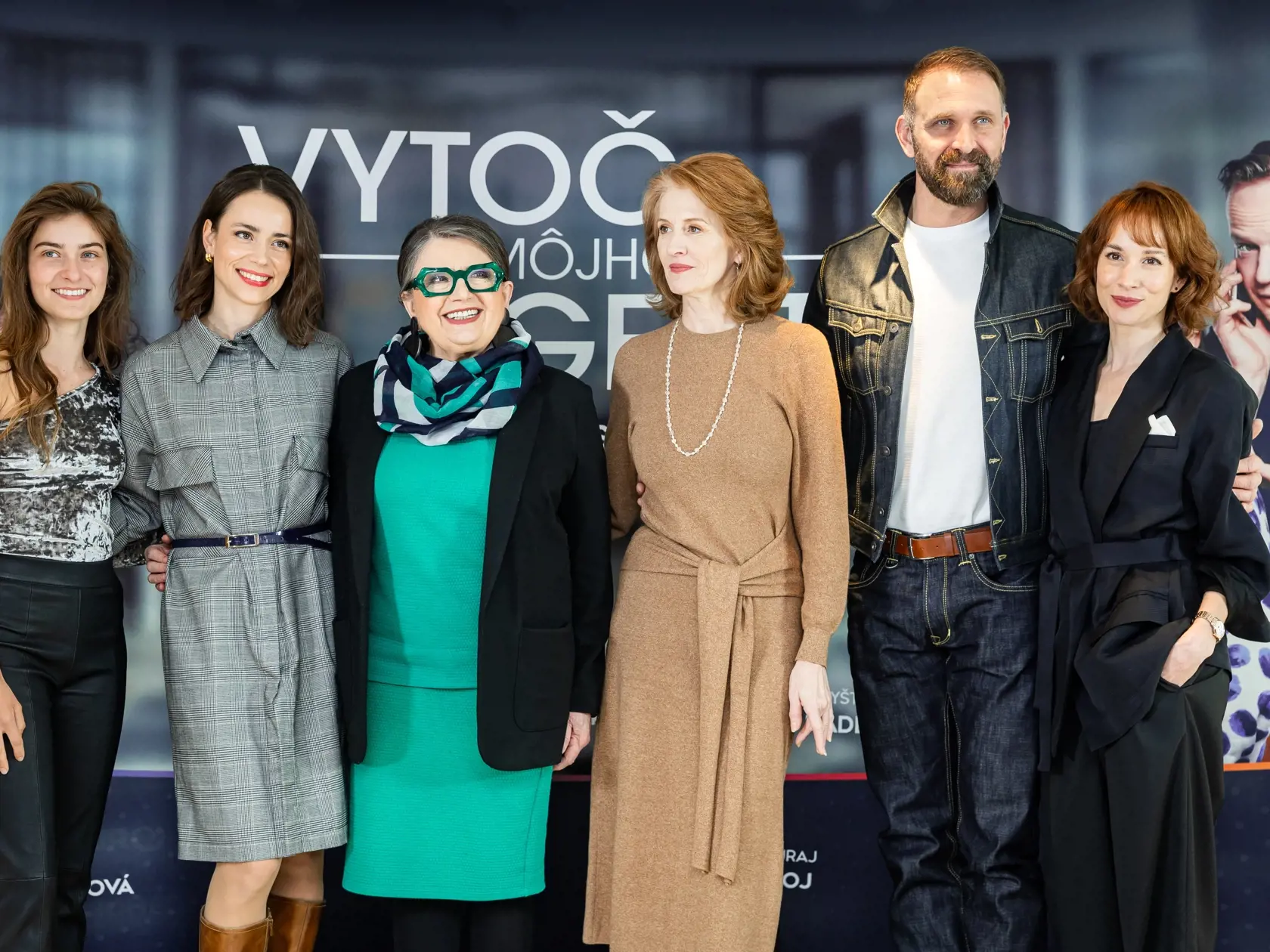 Tlačová konferencia k predstaveniu nového televízneho seriálu “Vytoč môjho agenta” v Bratislave. Na snímke Zuzana Kronerová, Dagmar Edwards, Táňa Pauhofová, Viktória Jurištová, Tomáš Maštalír a Gabriela Marcinková.