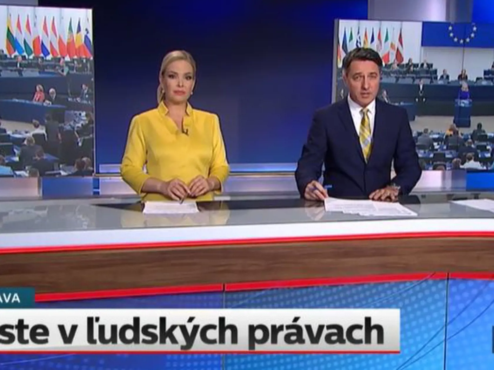 20. 10. 2022: Tehotná Lucia Barmošová počas moderovania správ na JOJ.