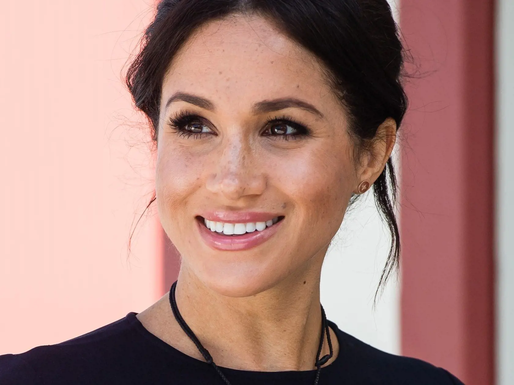 Meghan prekvapila výberom šiat.