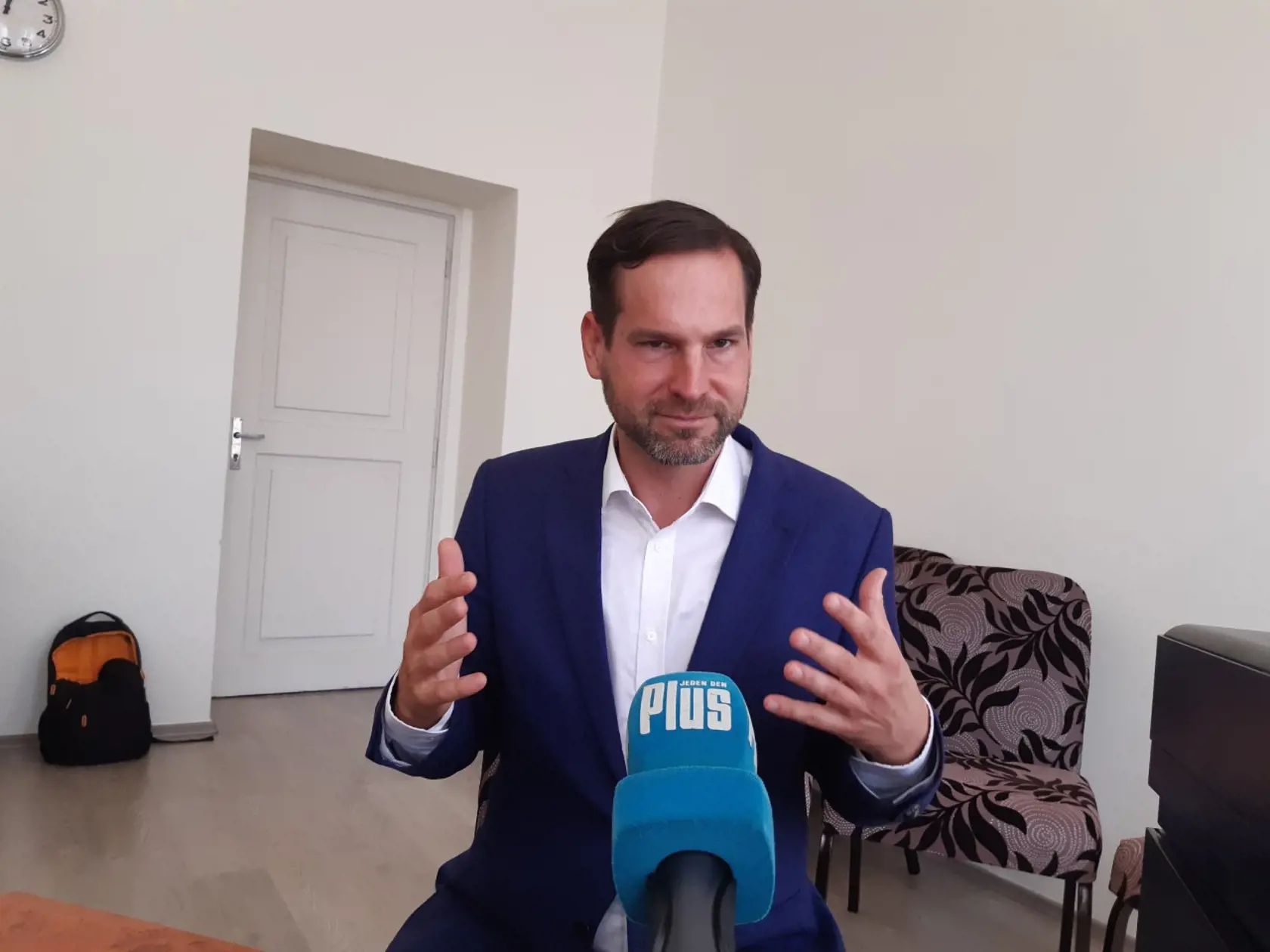 Kusý: Pán prokurátor ma viní z toho, že som si dovolil zamietnuť niekoľko developerských stavieb. A jeho kroky a vyjadrenia naznačujú, že bude robiť všetko pre to, aby som bol do vynesenia rozsudku vo väzbe. Zrejme s cieľom, aby som sa vzdal funkcie starostu